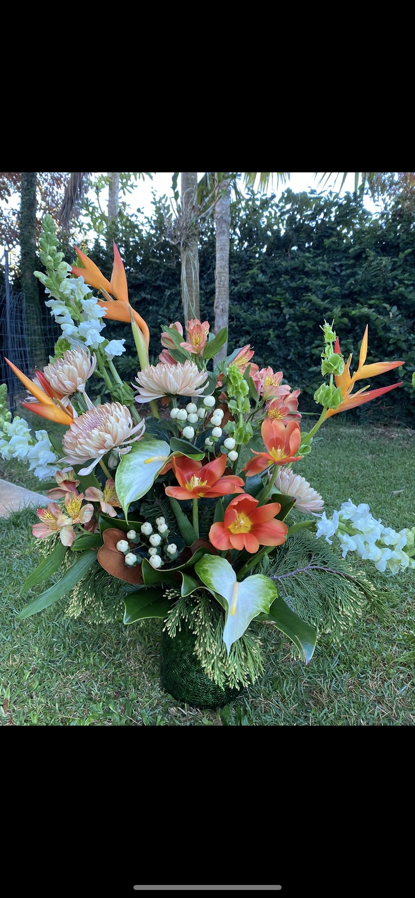 Hawaiian Christmas - Fun in the Hawaiian sun!  It's the perfect arrangement for any holiday or event!
