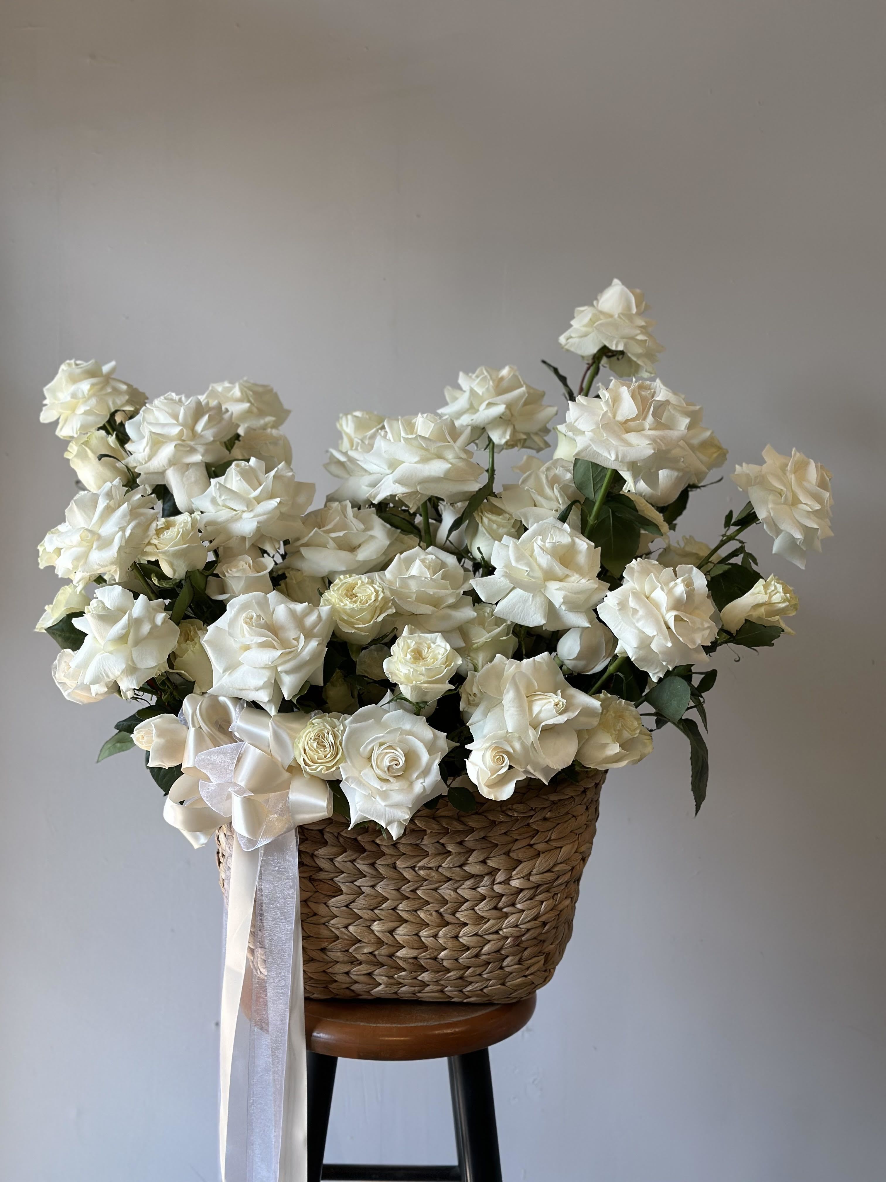 French- style Rose Basket - A charming and elegant arrangement inspired by classic French floral design. This basket features carefully selected roses, arranged with grace. A perfect gift or décor for any occasion.