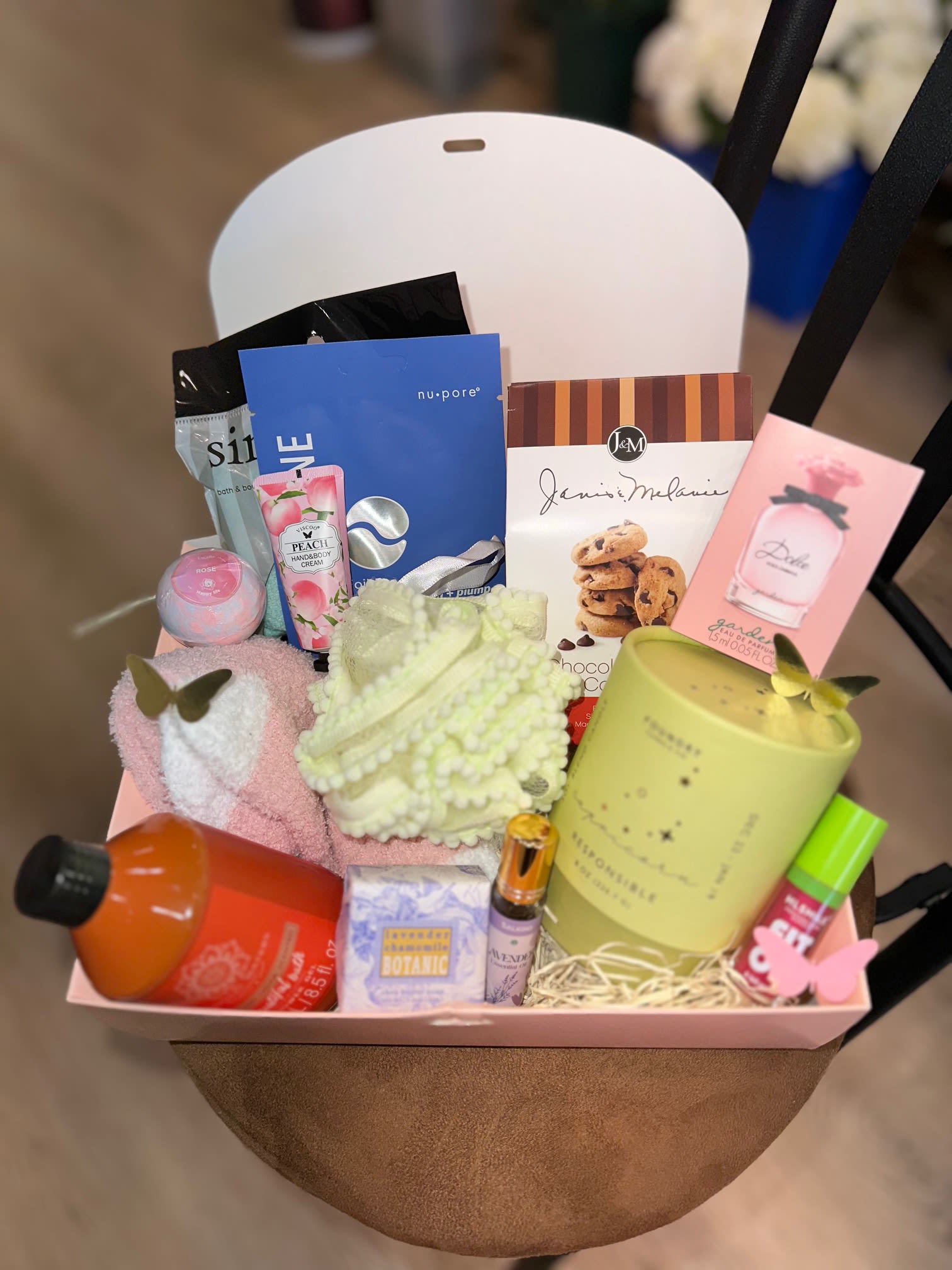 Indulge &amp; Pamper Box  - We all deserve to relax and recover, treat yourself or your loved ones with this gift box!  What's Included: -Exfoliator Pad  -Under Eye Mask  -Box of Cookies  -Perfume Sample Size  -Bath Bomb  -Hand Lotion -Pair of Socks -Loofa    -Large Candle -Body Wash  -Bar Soap -Essential Oil  -Lip Oil  This item can be can locally delivered or shipped anywhere in the USA, please call us to inquire for shipping cost.  Please let us know if you have any dietary issues so we can replace items accordingly.  *Products in boxes may very due to availably*  