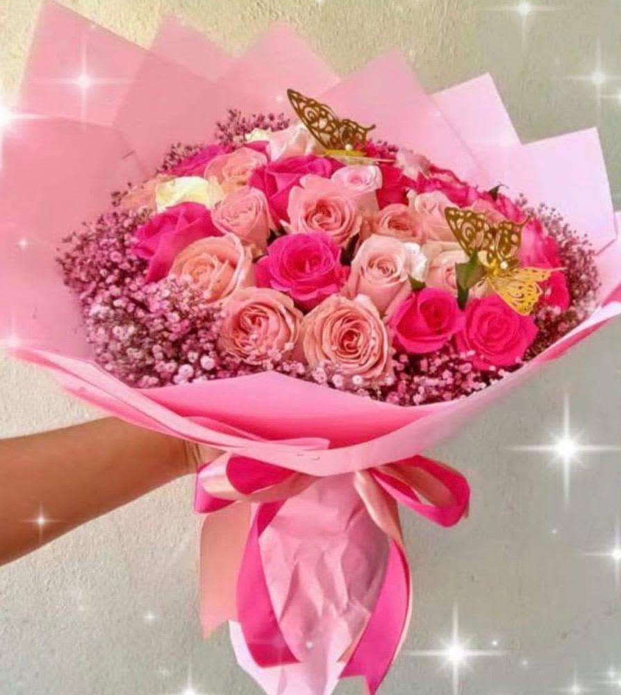 Ramo mini buchon  - Ramo mini buchon elaborado con 30 rosas color rosita, el color se puede personalizar al gusto.