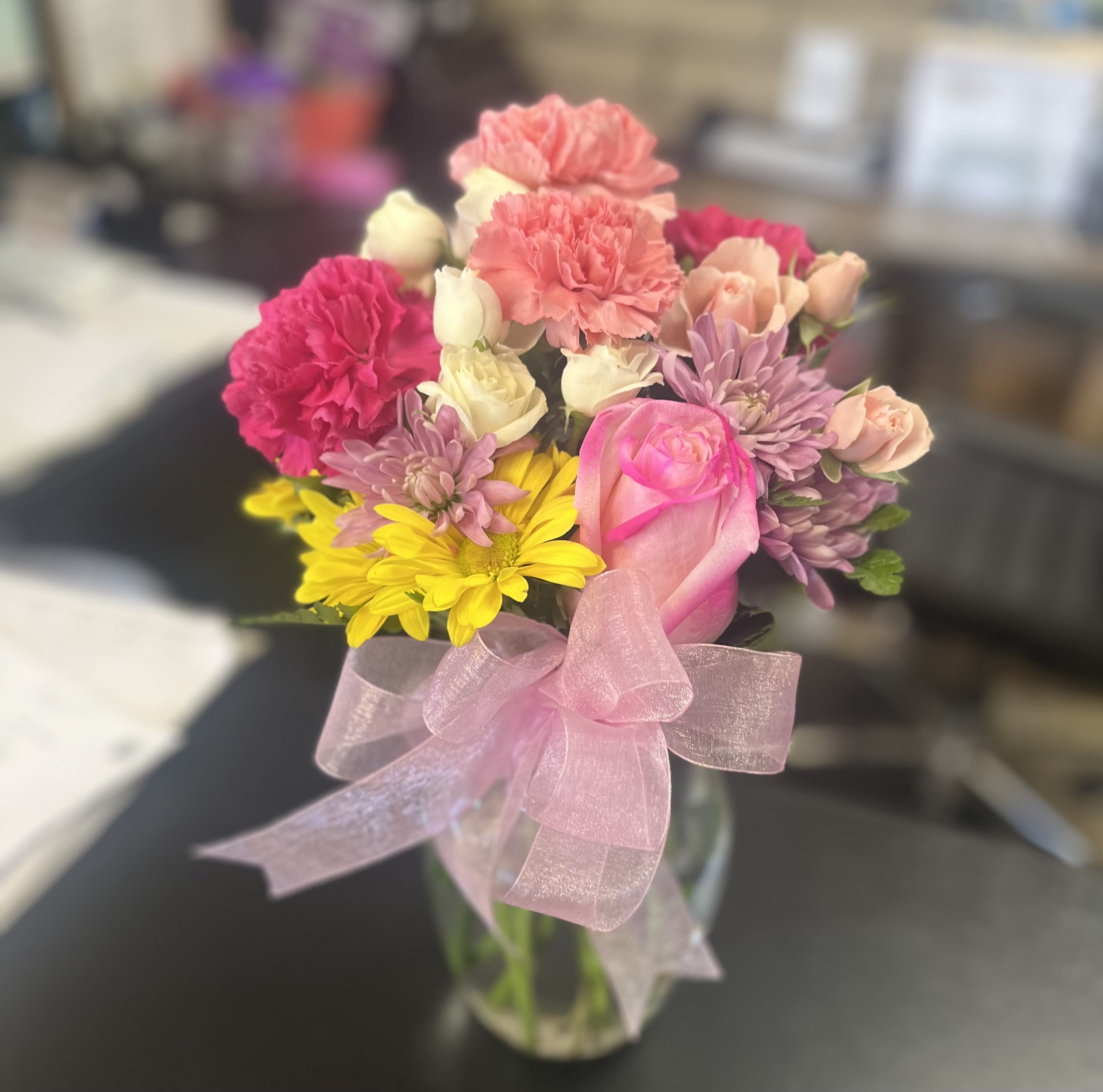 Love Me Do Floral Love Me Do Floral - Fresh flowers in glass bowl