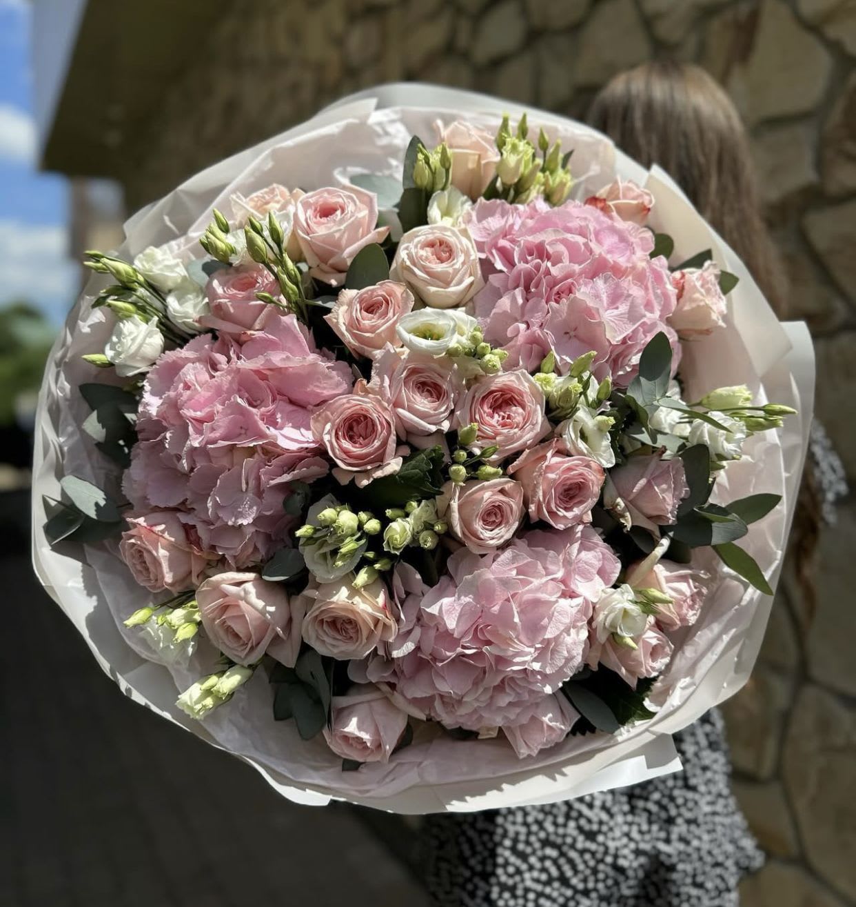 № 210 - THE PHOTO SHOWS THE DELUXE SIZE - Bouquet with pink hydrangea.