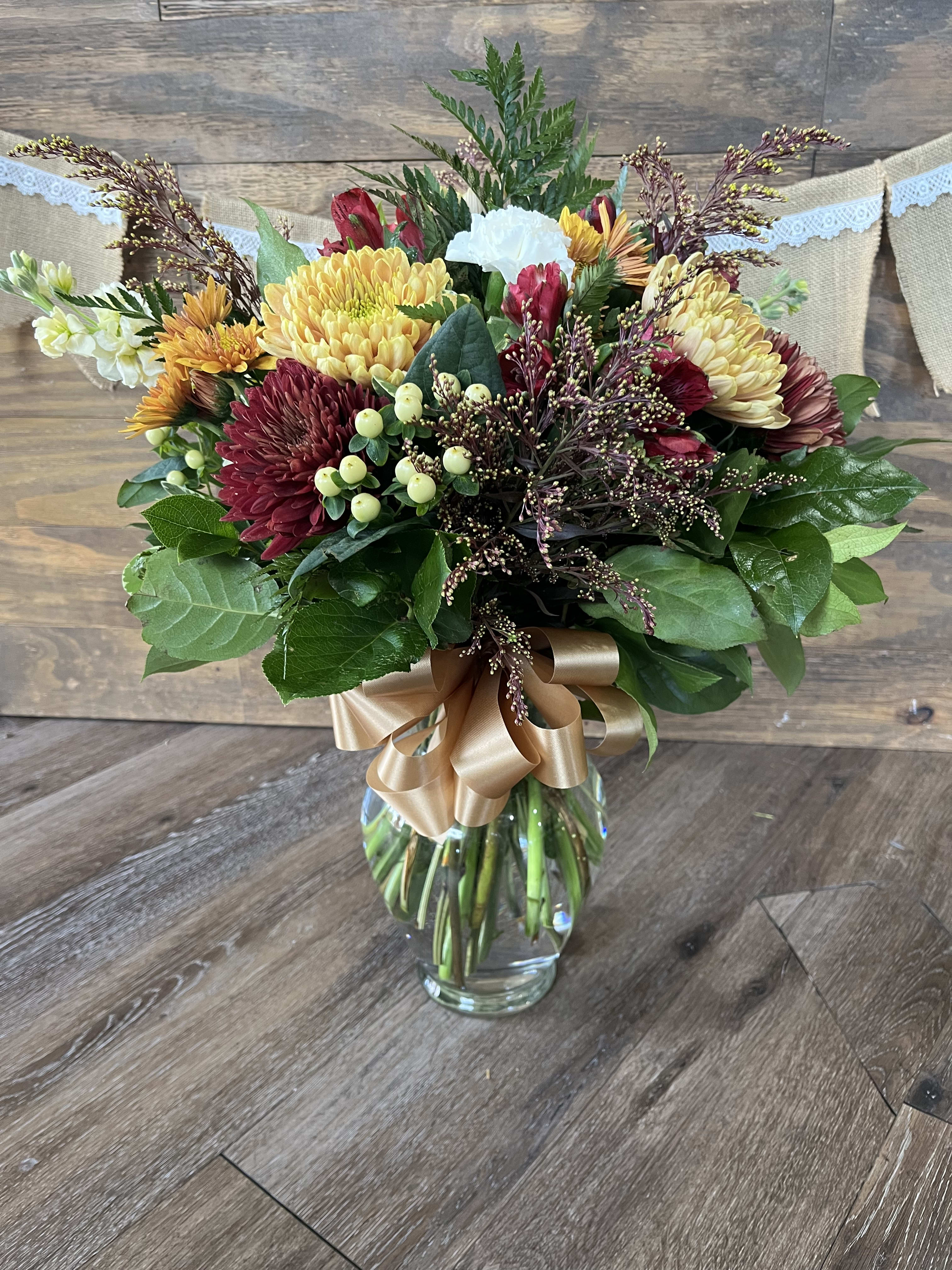 Happy Harvest  - Let your loved ones know you are thinking about them this Holiday season with this beautiful Harvest arrangement! 