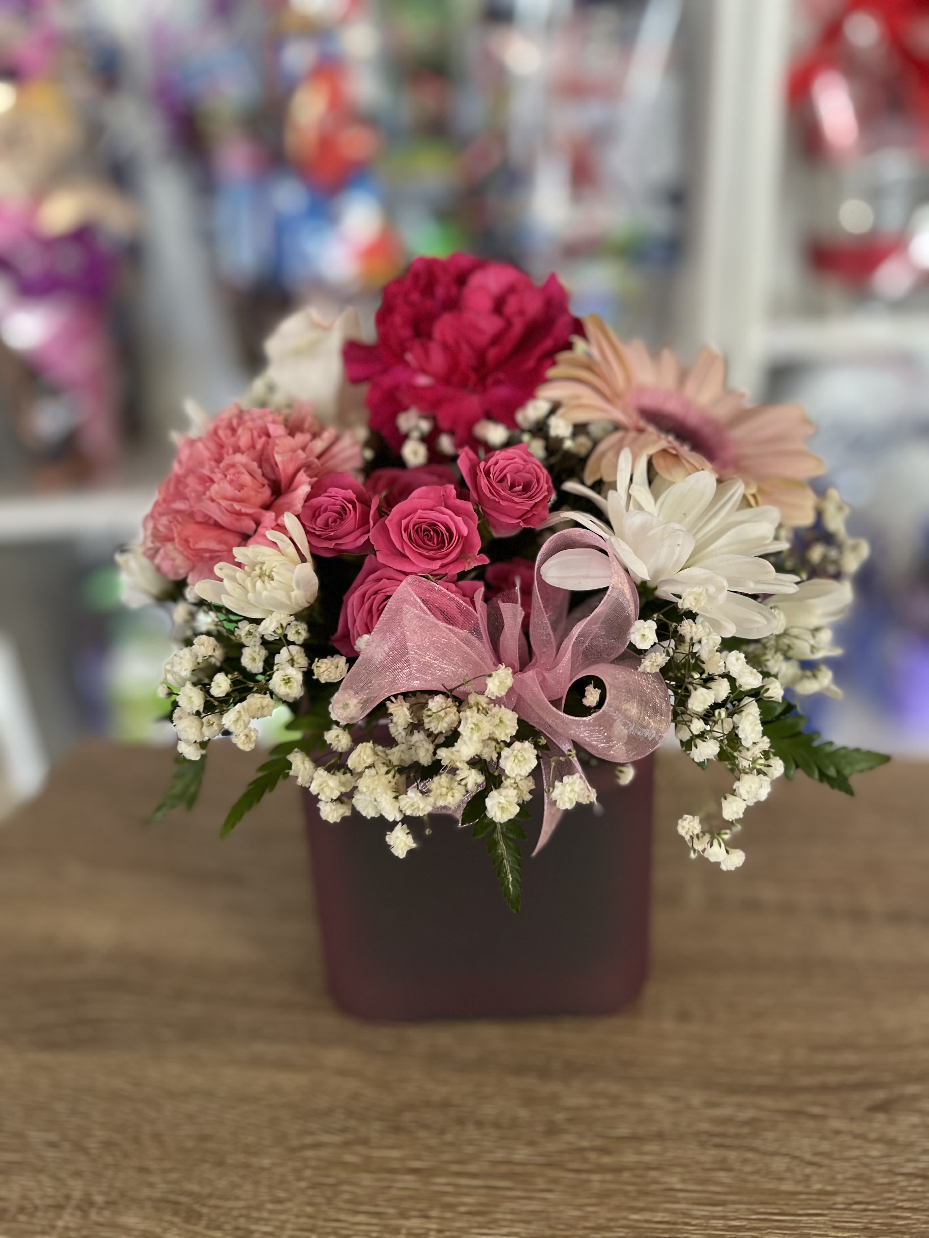 Cube Love  - fresh flowers in cube 