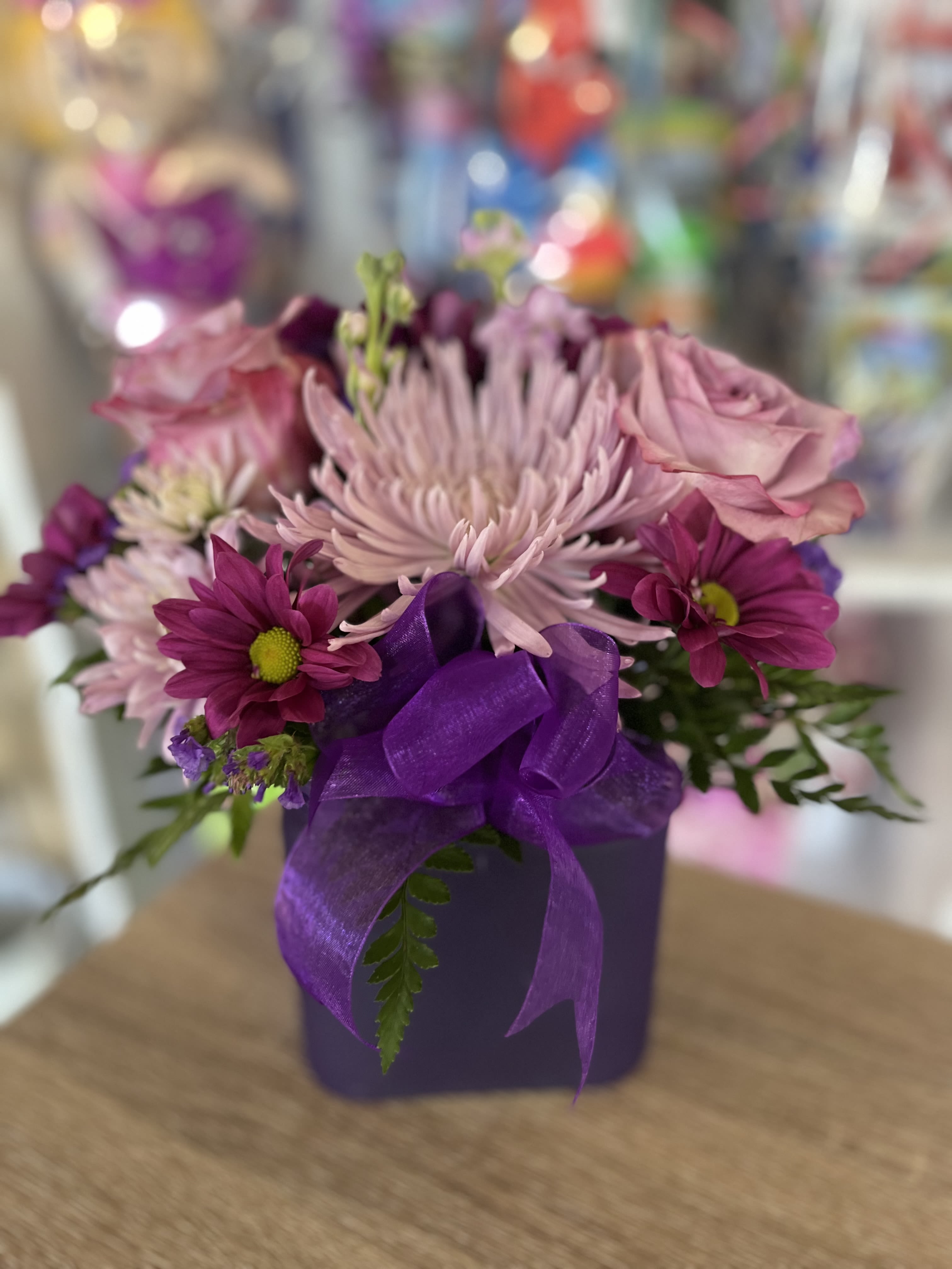 Purple cube love - fresh flowers in purple cube vase 