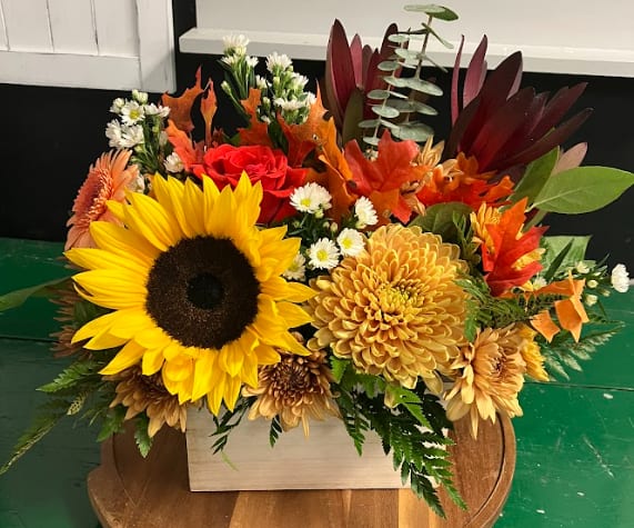 Maple Sugar - This pretty design is as sweet as sugar and colors are as rich as maple syrup. Classic autumn flowers in gold, bronze, and oranges bring the feel of the fall season to your day!