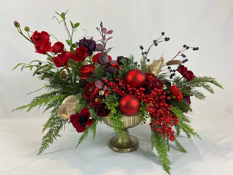 Marvelous Holiday arrangement  - Celebrating Holiday in style ! Gorgeous centrepiece will impress you and your guests ! Great gift to someone special who hosts parties during winter holidays! 
