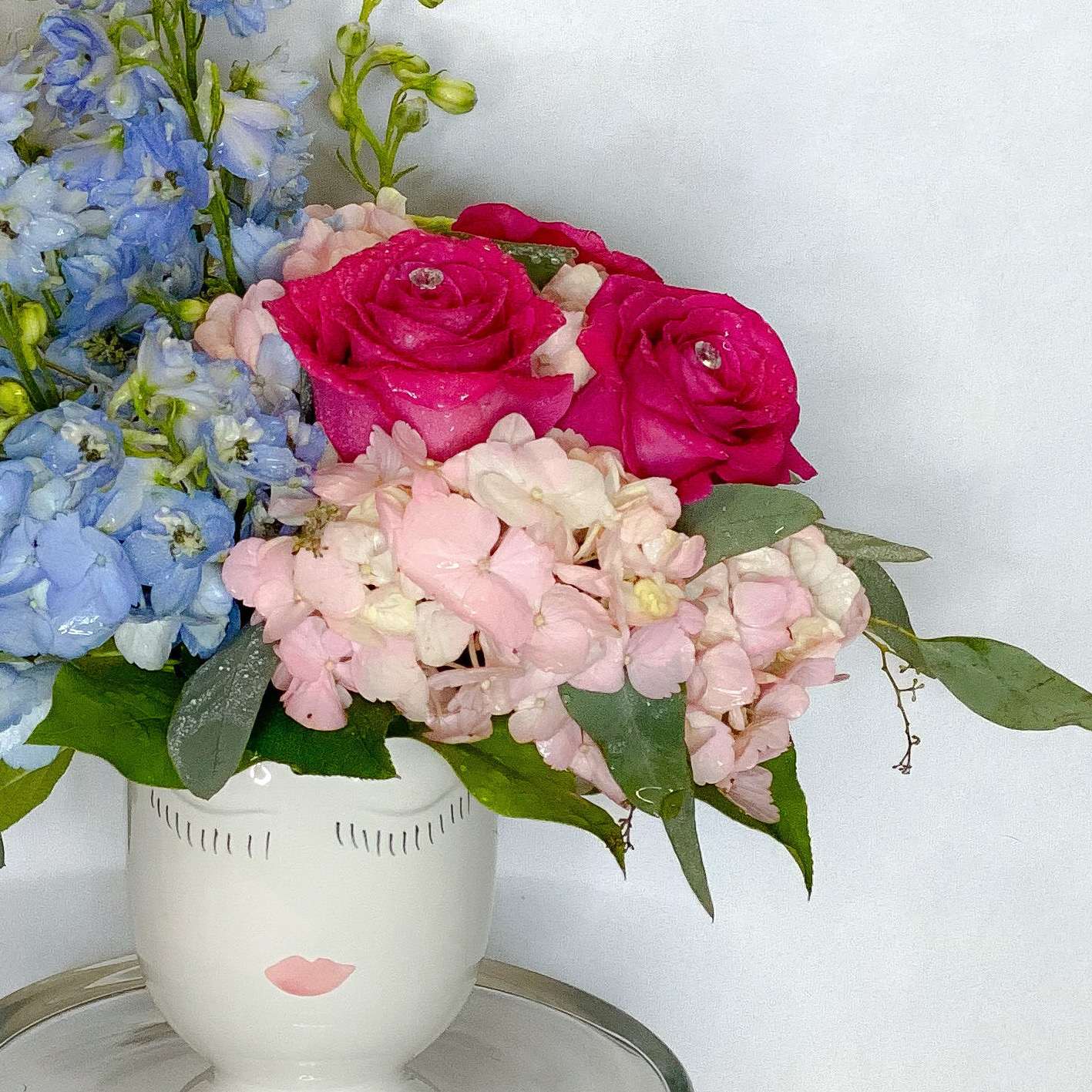 Prince o’ Princess Selfie - Celebrating the great gender reveal at your baby shower be like... Cute and fun! The bouquet to set your table in the mood for guest guessing or a give away souvenir at the end of the party! Make yours a memorable event and as important to remember for many years to come... or so until the baby arrives!   12” H x 10” W