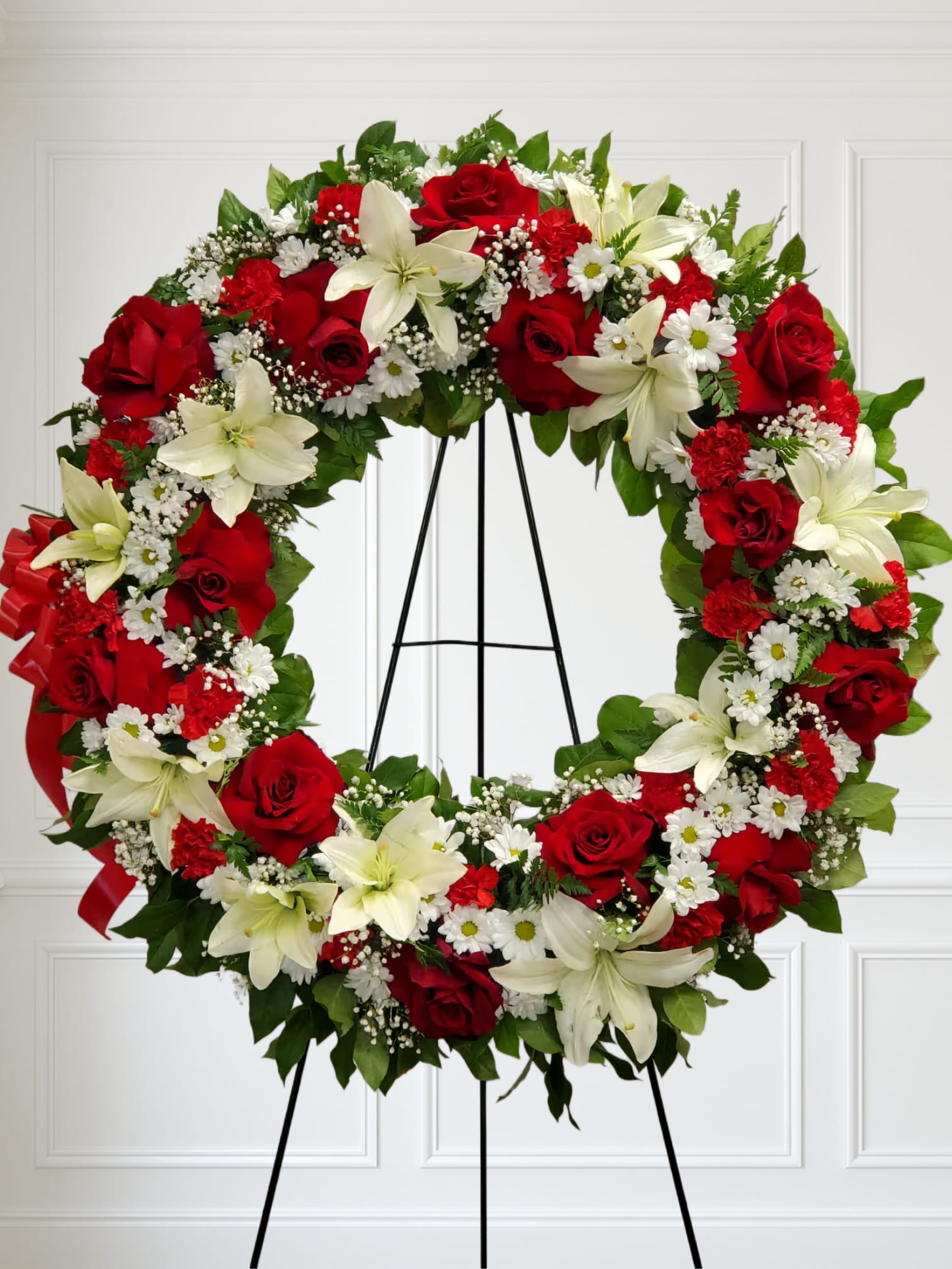 Red and white standing Wreath Red and white standing Wreath - Red and white standing Wreath