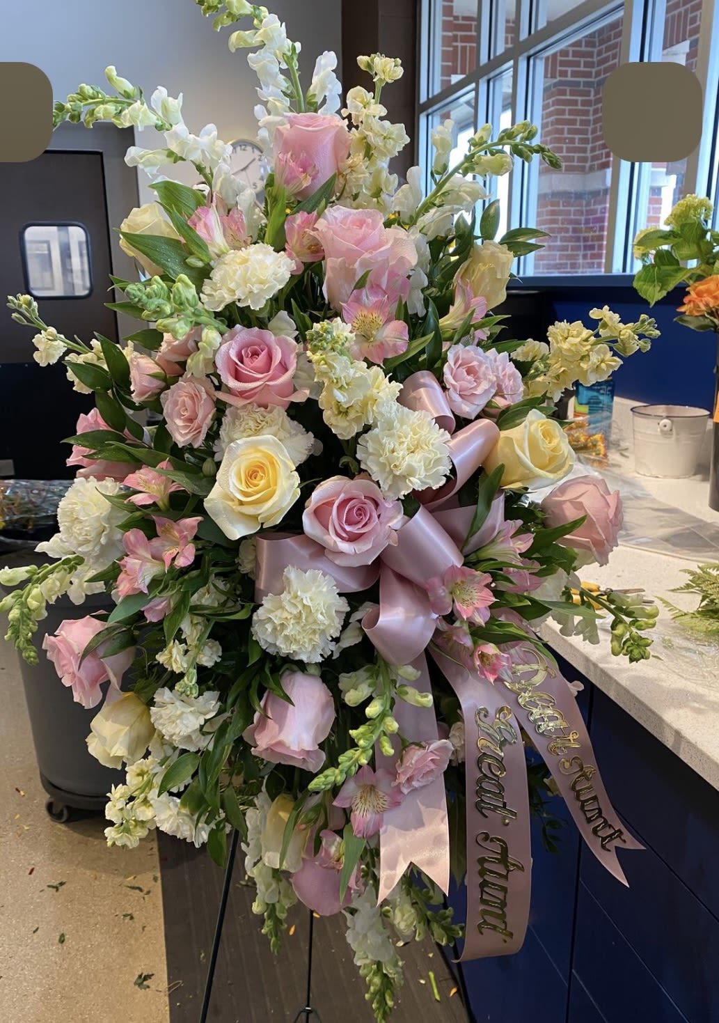 Sweet Standing spray  - Standing spray in white and pink colors! 