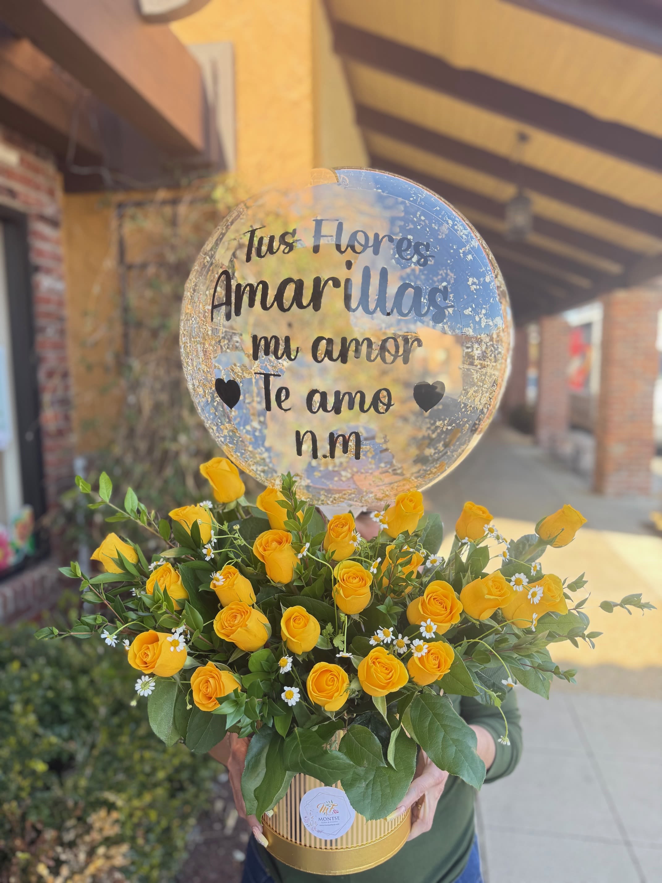 Gold box  - luxury gold box of yellow roses with bubble balloon included