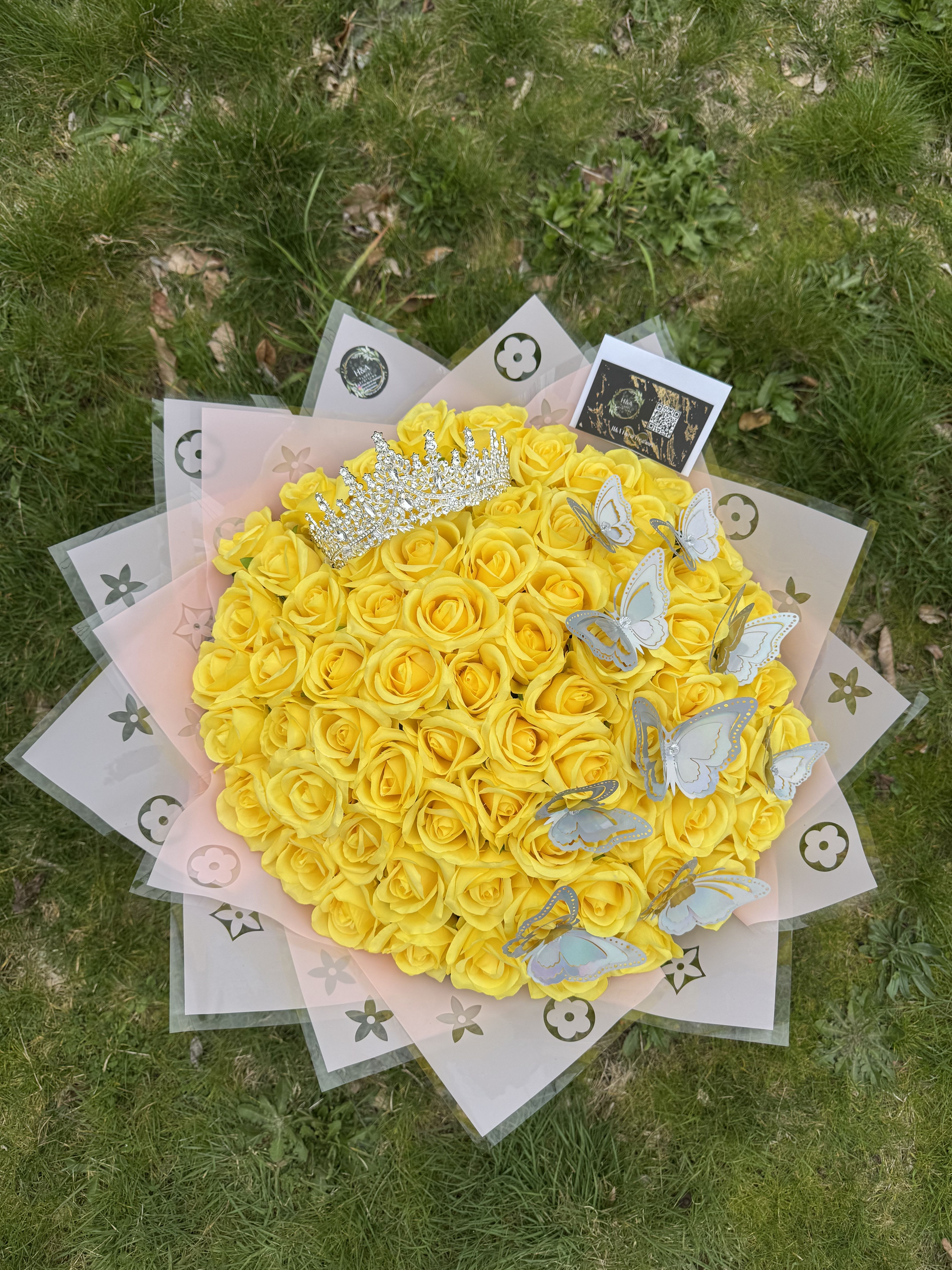 My soulmate 50 yellow roses bouquet  - Surprise your soulmate with this cute floral bouquet made up of 50 yellow roses, with silver butterfly path, silver crystal crown and light pink wrap, available every day.