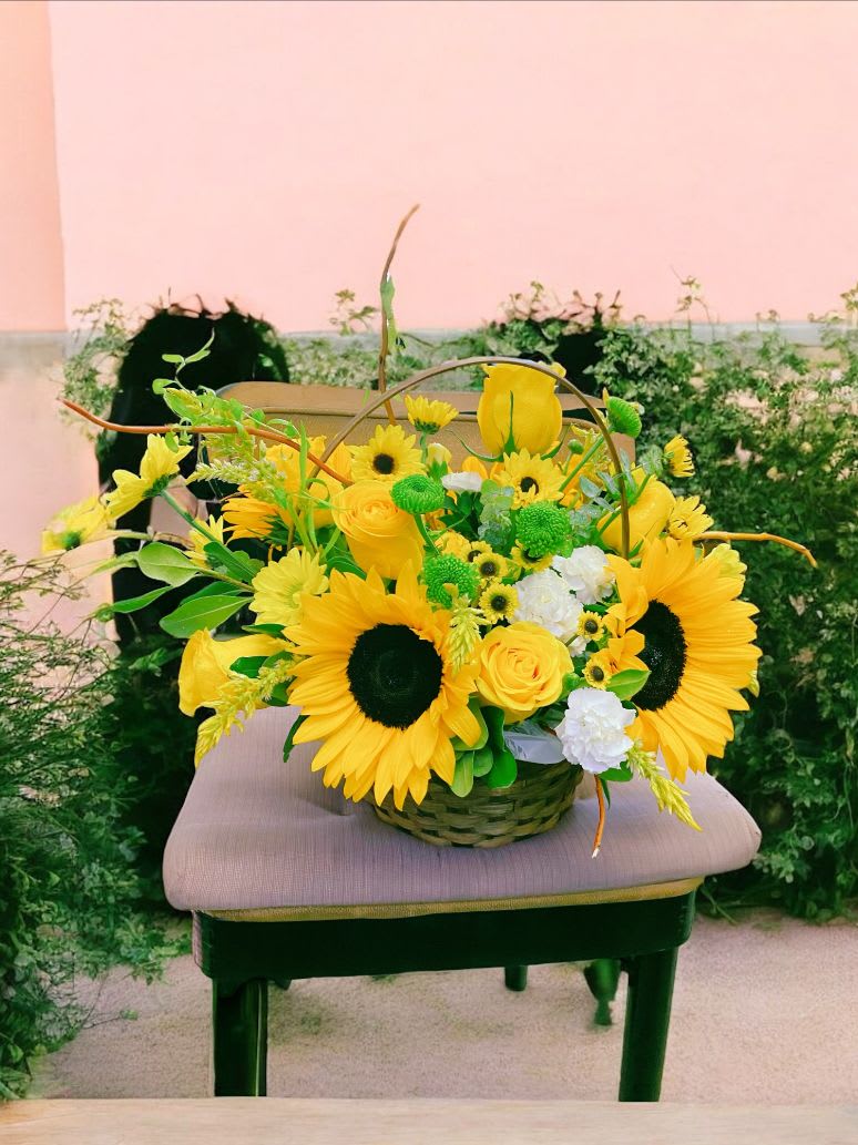 Sunflowers garden basket Sunflowers garden basket - Sunflower garden basket