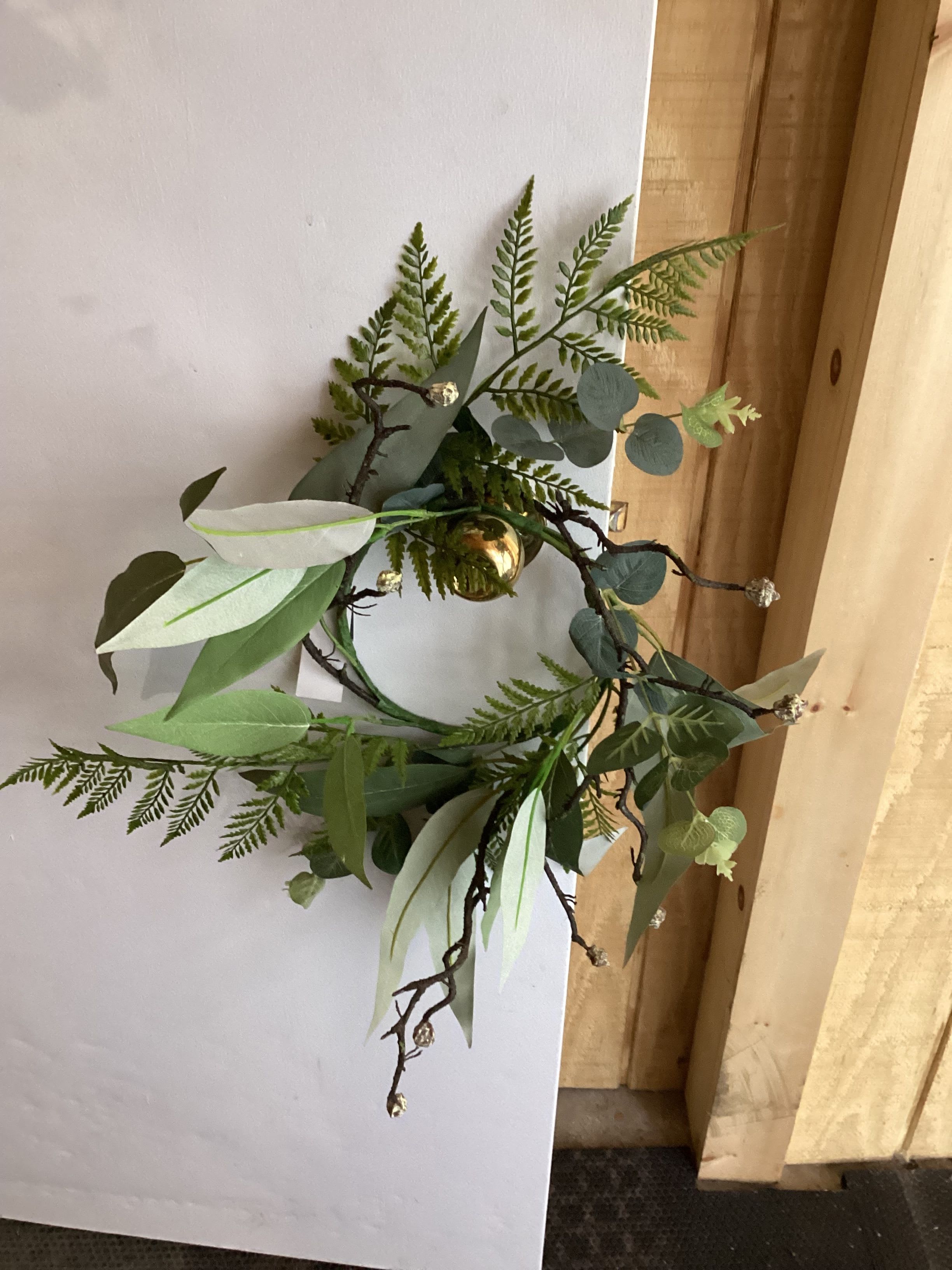 Small Green Autumn Wreath Small Green Autumn Wreath - A small wreath with greenery