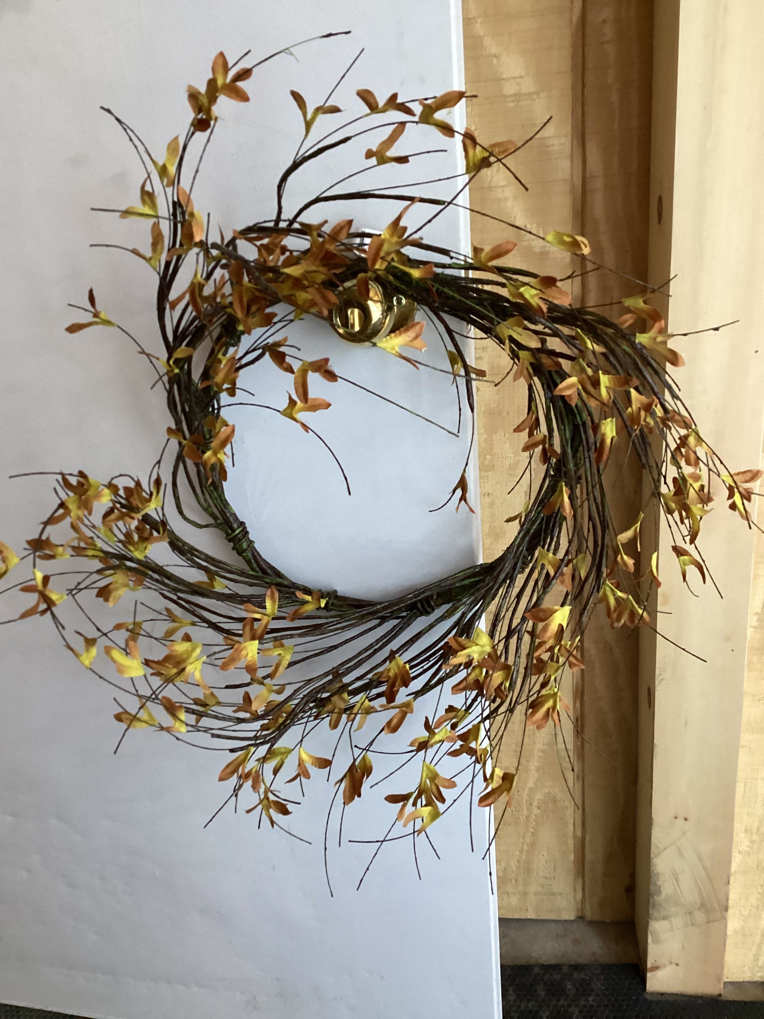 Golden Leaf Autumn Wreath Golden Leaf Autumn Wreath - A wreath with small golden leaves