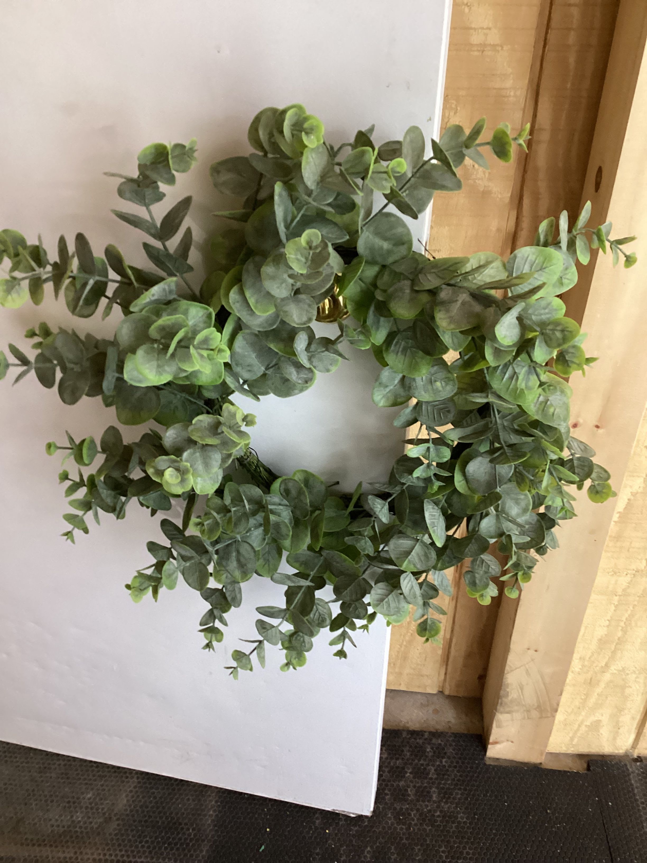 Green Leaf Wreath -  Edomite sized wreath made up of green silk leaves