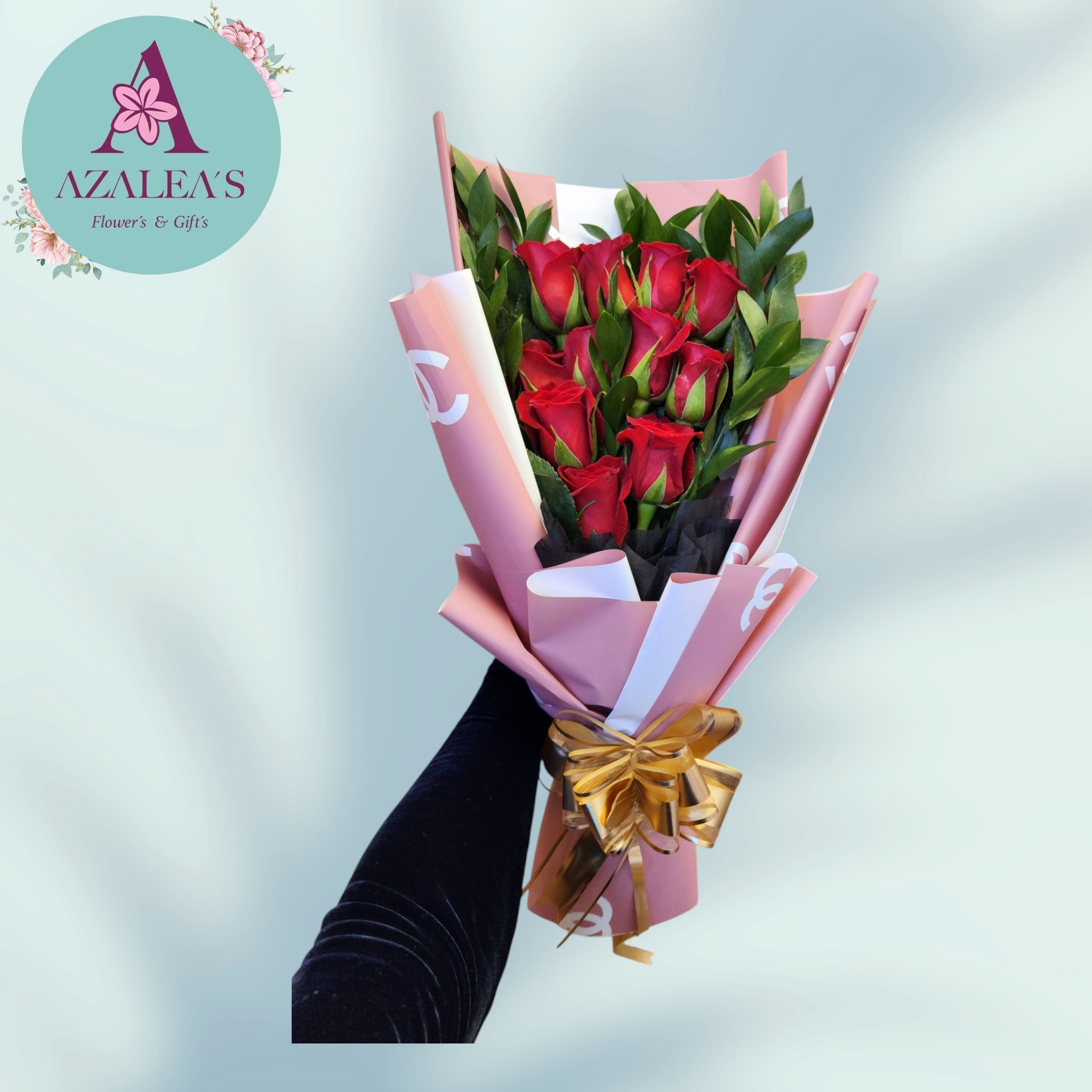 12 rosas 2 12 rosas 2 - Todo nuestro trabajo esta hecho con mucho amor para ti. Cada arreglo floral tiene un toque especial para nuestros clientes.