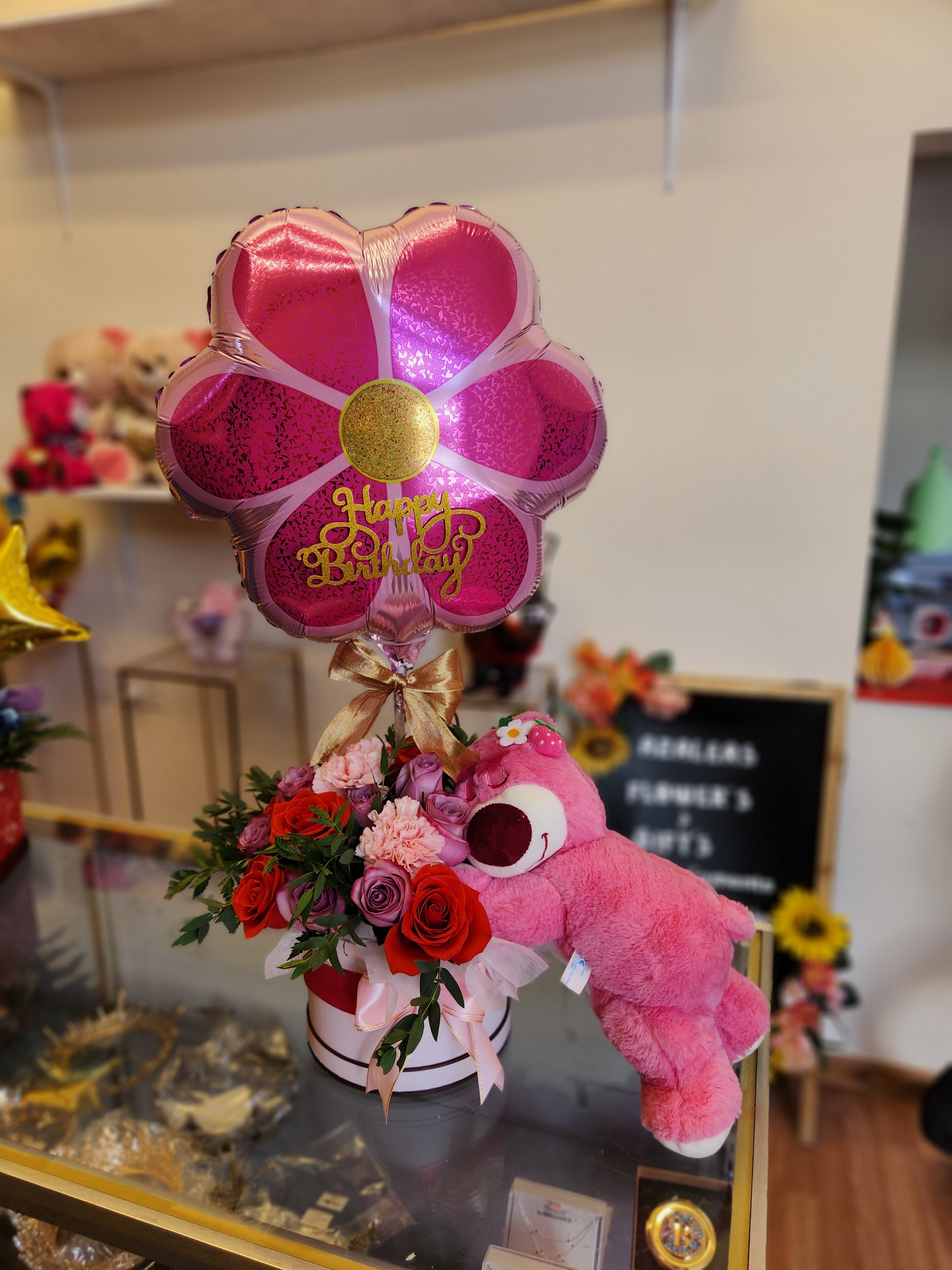 Oso Lotso Bouquet - Todas las fotografias son de nuestra crecaion. Recibiras tu orden como la ves en la imagen. 