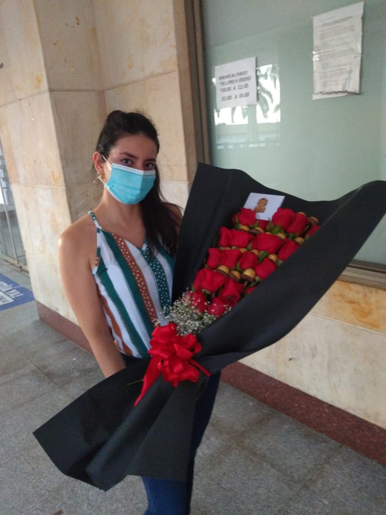 detalle grande  - unidad de 40 rosas 