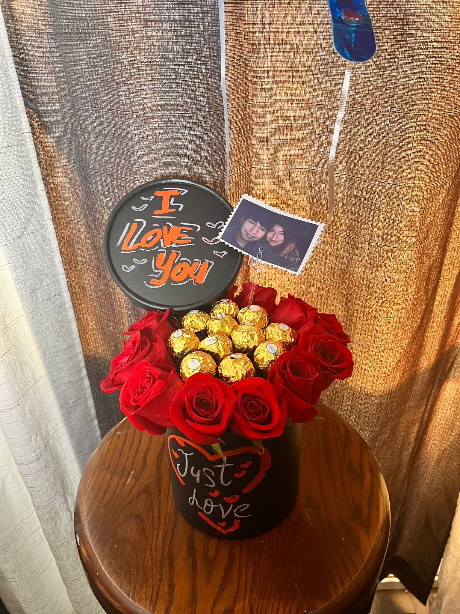 mi amor - unidad de 12 rosas rojas y 10 chocolates ferrero