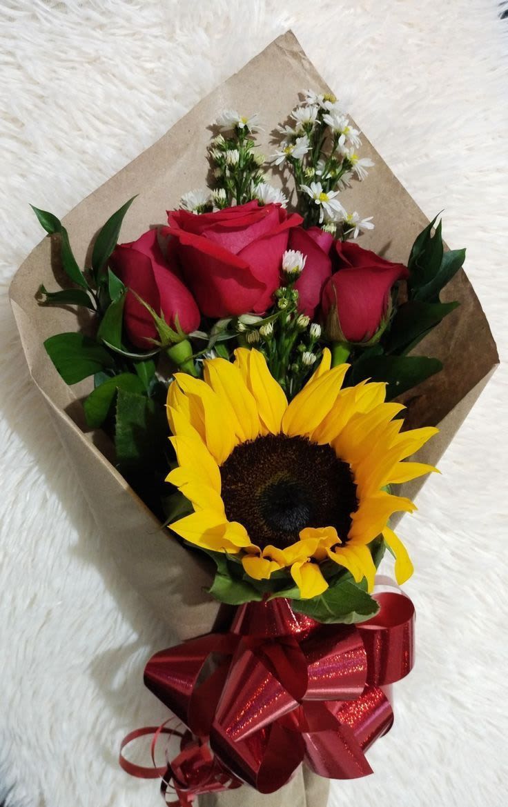 ramo  simple - con  4  rosas
