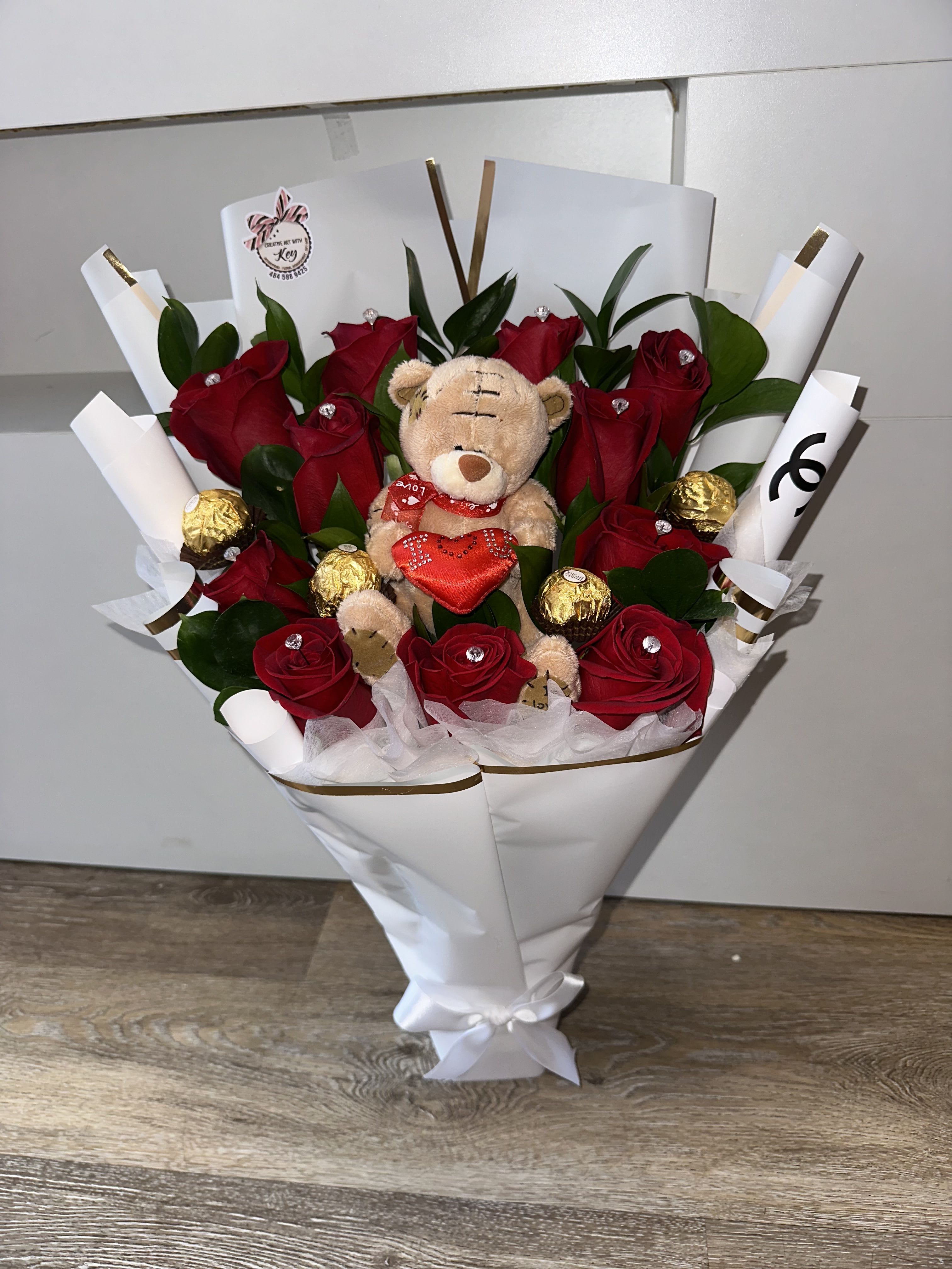 ROSES, TEDDY BEAR, FÉRREROS ROSES, TEDDY BEAR, FÉRREROS - ROSES, TEDDY BEAR,