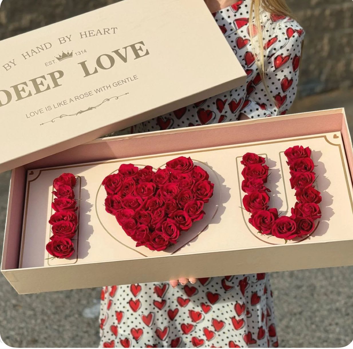 Love 1 - Love with red roses 