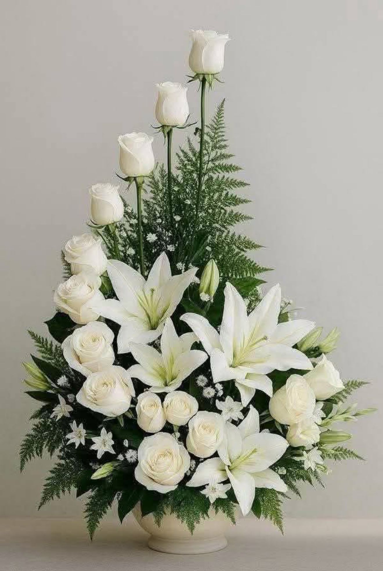 Heavenly - Hi-style all white arrangement