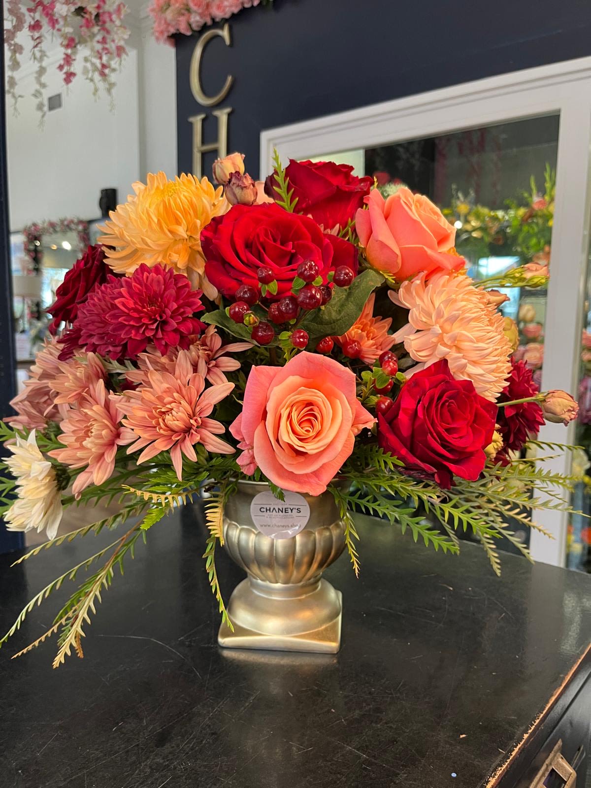 Chaney‘s ultimate fall colors - Elegance meets fall. Superior seasonal floral design for your recipient!