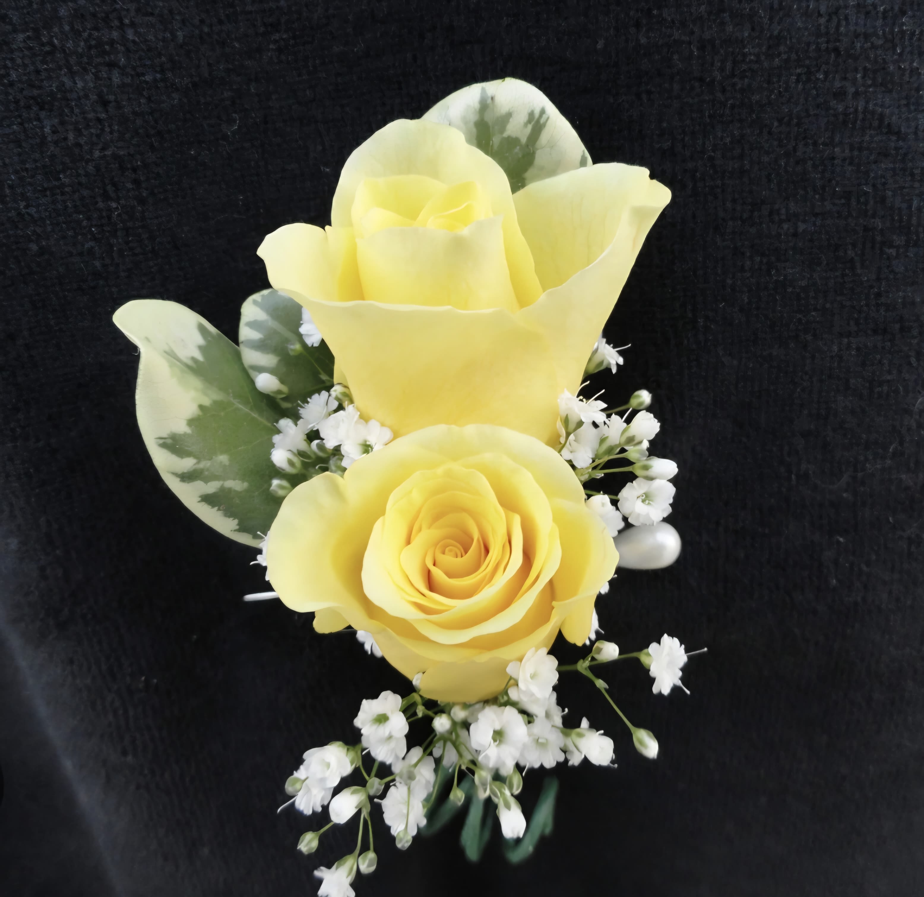 Yellow Boutineer - Yellow spray rose boutineer