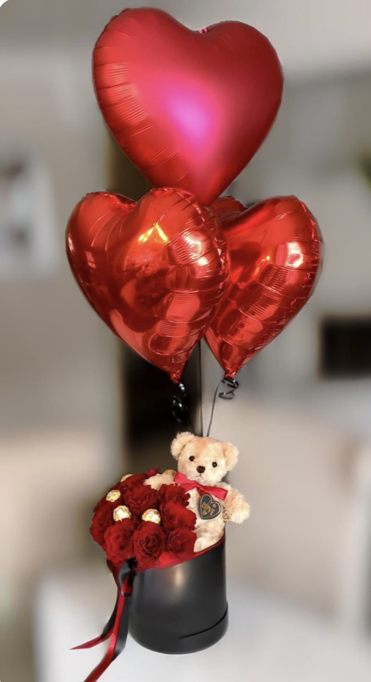 BR-125 - Bear, 3balloons, roses, chocolate 