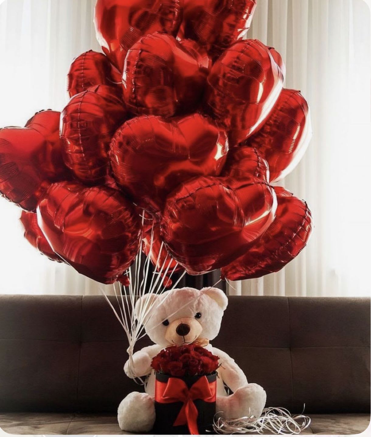 BR-133 - Big bear, red roses, 12 balloons 