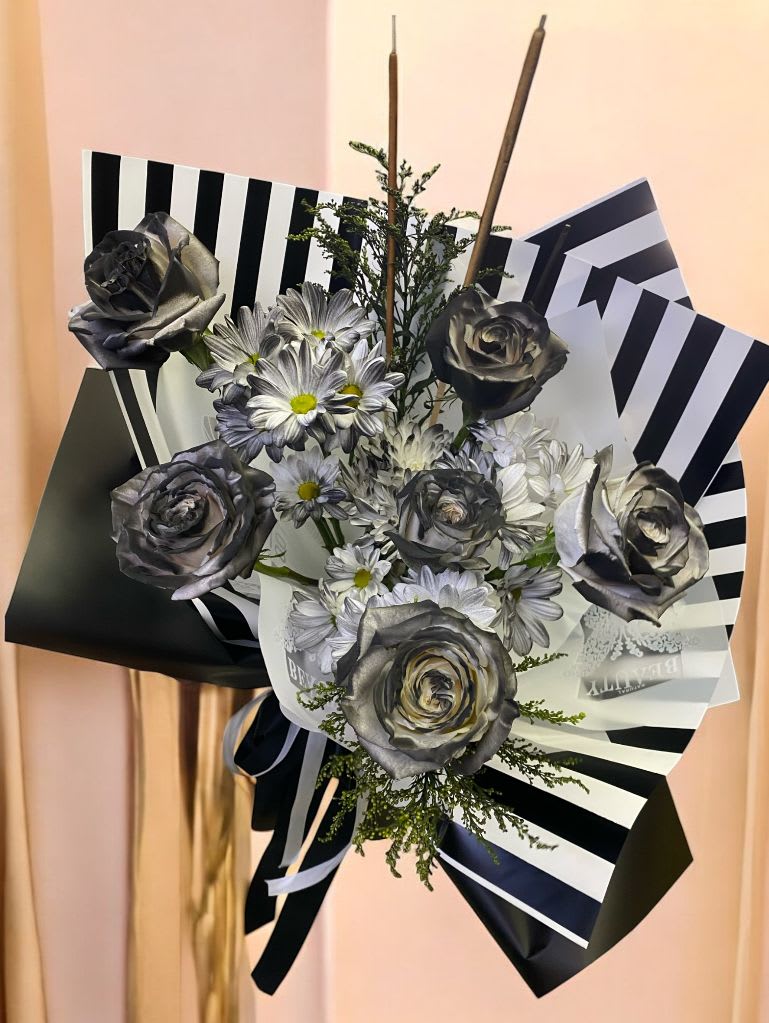 Black and white bouquet Black and white bouquet - Black and white bouquet