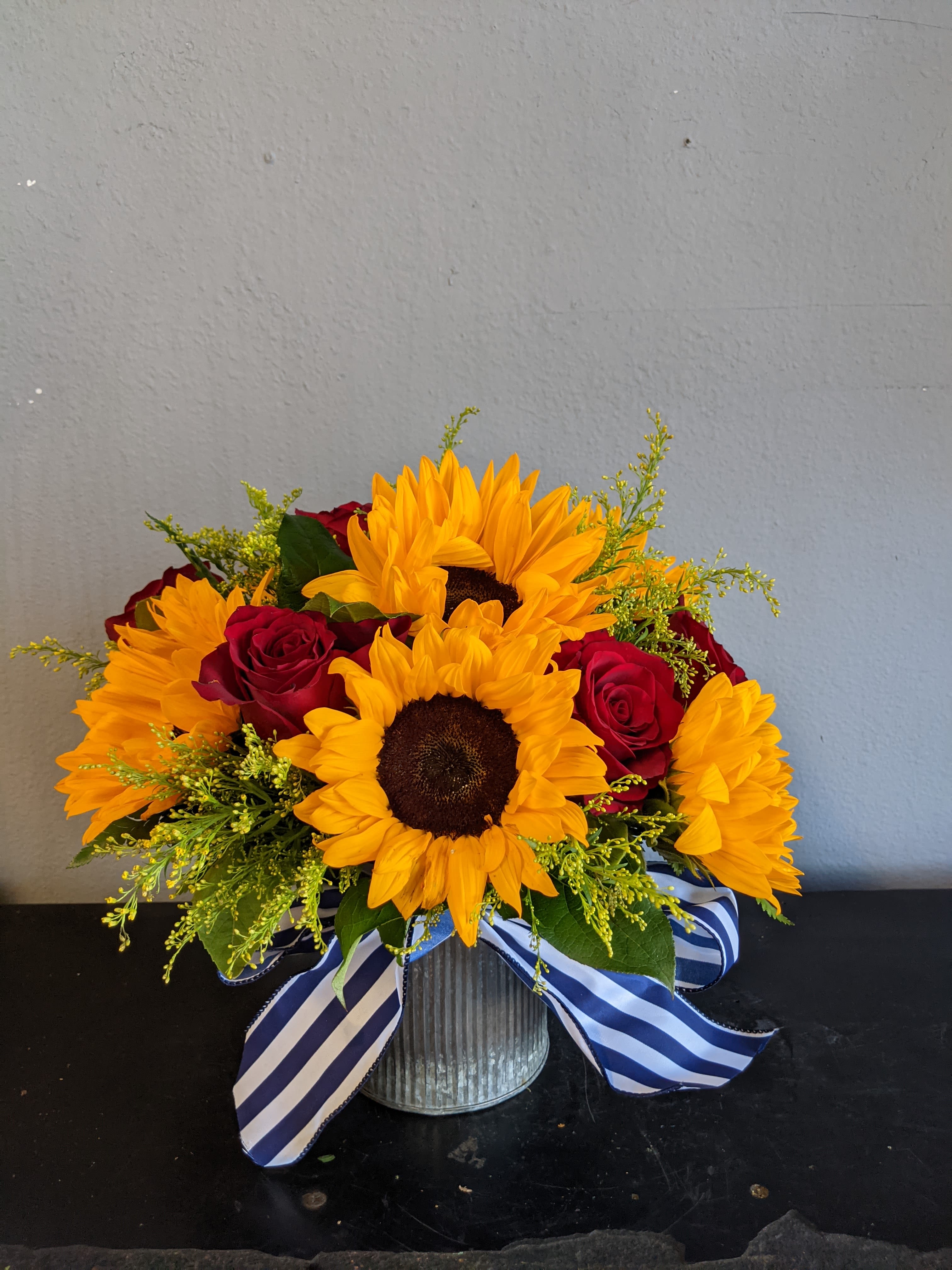 Sunshine Love - Sunflowers and roses, such a California Vibe! One of our top sellers, Sunflowers are a favorite and roses show your love! 2 size options are available. 
