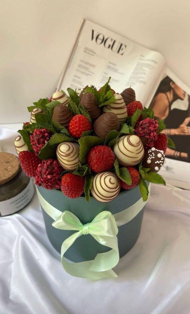 Frucheta fresas - Frucheta de 20 fresas, decoradas con chocolate