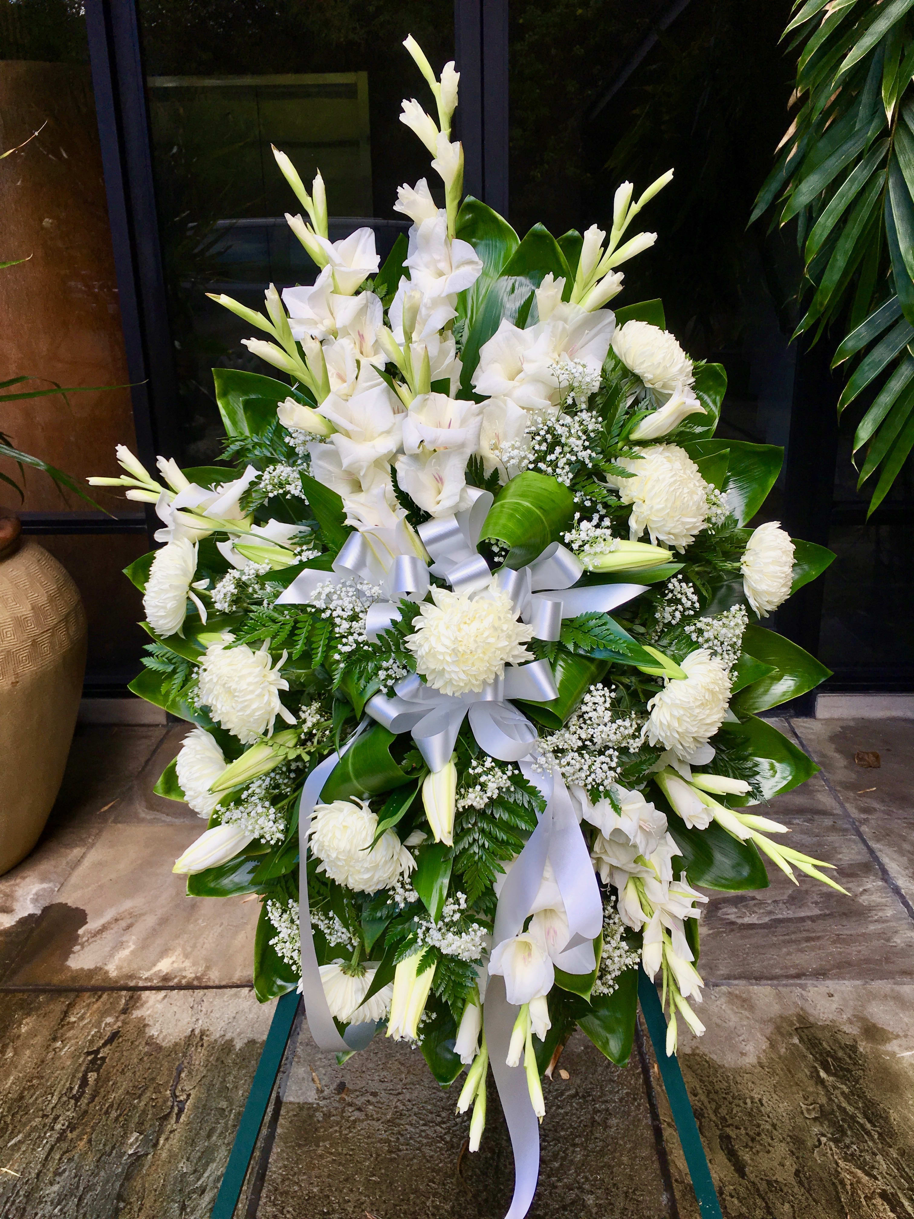 #89 Wonderful in White Spray Wreath - All white wreath