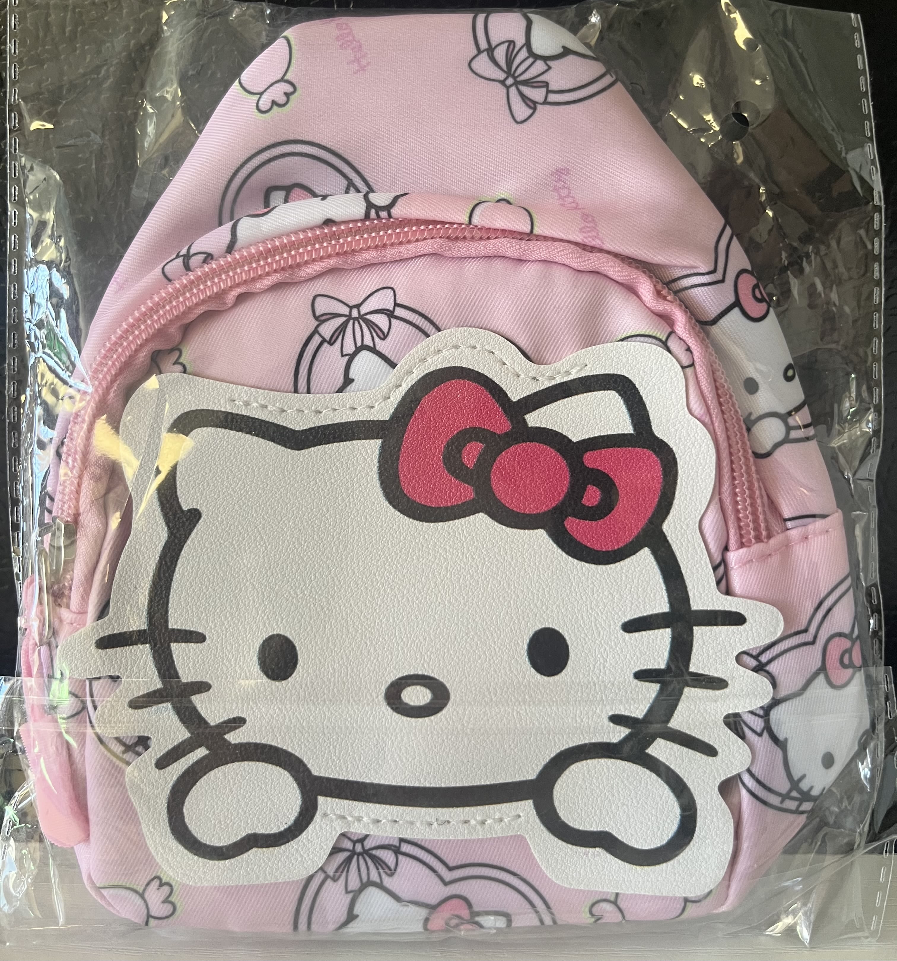 Hello Kitty Cross body Bag  - Hello kitty cross body bag  small size , straps for 4-7 year olds 