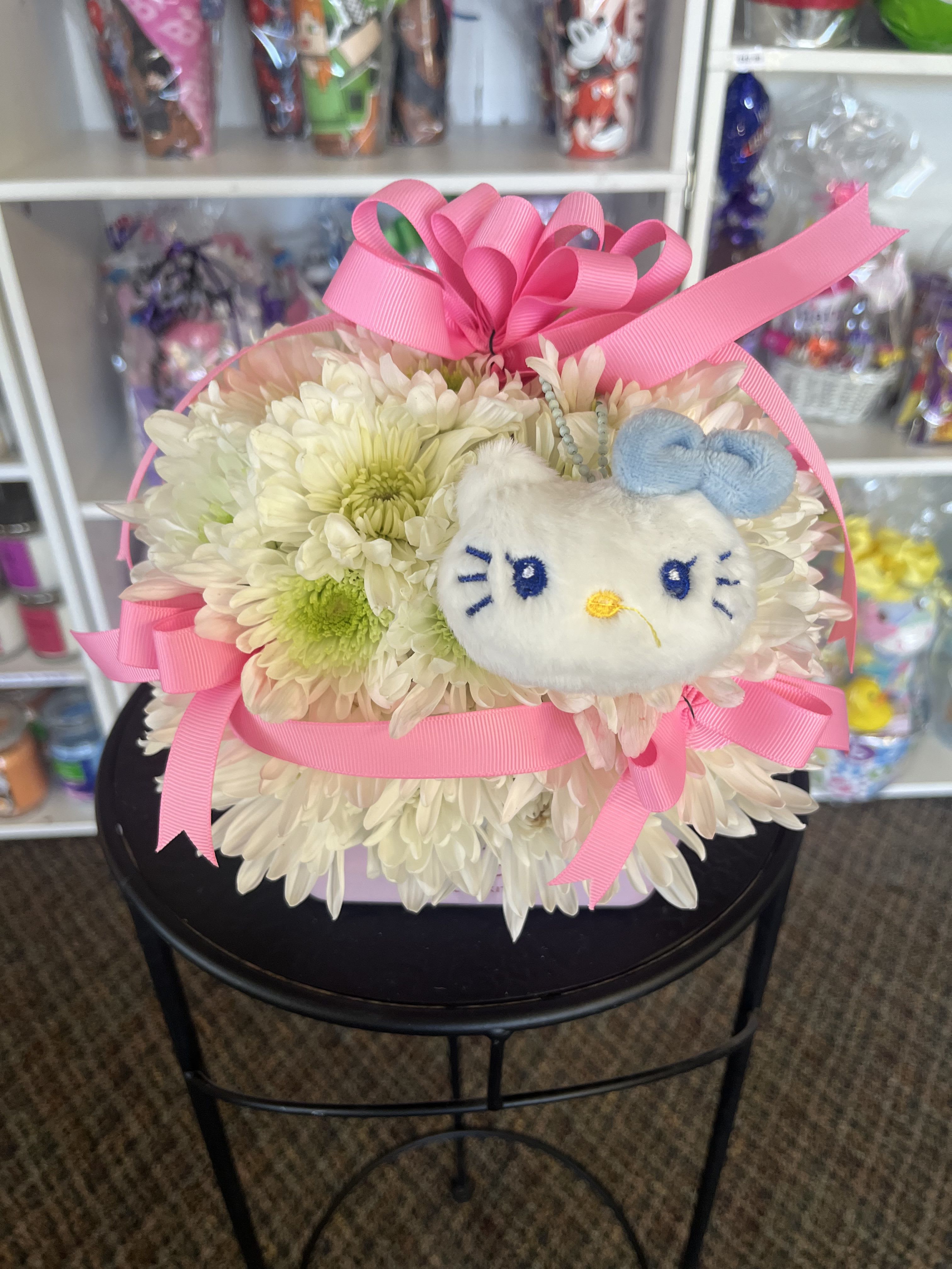 Hello Kitty Cake  - fresh flowers cake with hello kitty key chain