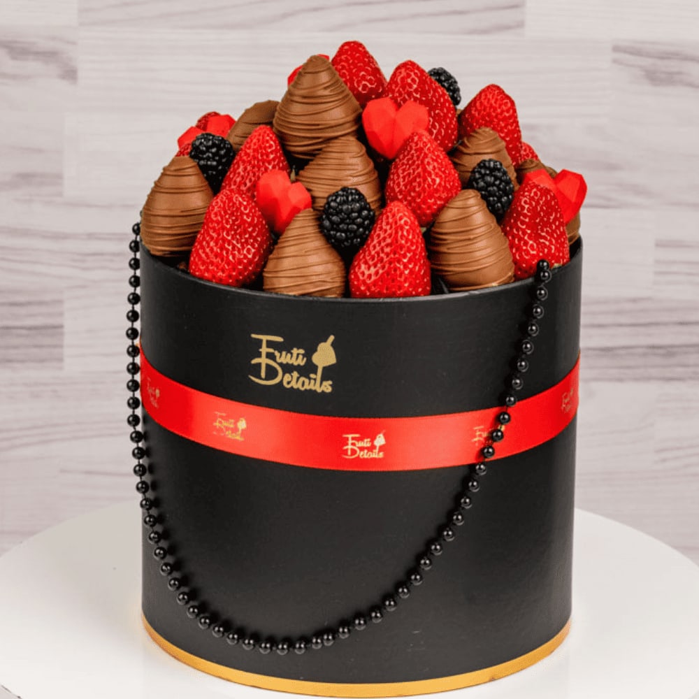 Delivery Fruit Arrangements amador - Fruit Arrangements amador Fresh blueberry and sweet chocolates covered strawberries in black box  for any occasion as: Happy Birthday, anniversary, gifts friend, get wells soon, for thanks you gifts or for just because.