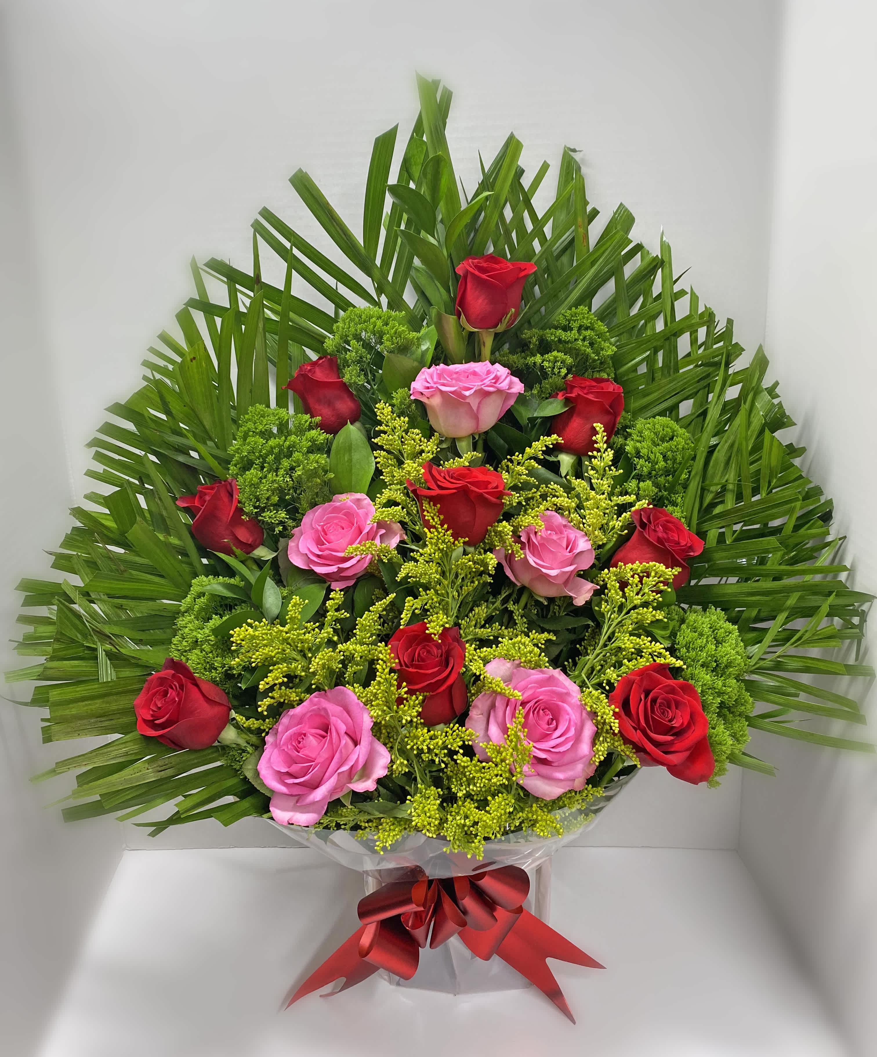 arrangement of 14 roses for any occasion arrangement of 14 roses for any occasion - arrangement of 14 roses for any occasion It is as shown in the photo deluxe 20 roses premium  24 roses