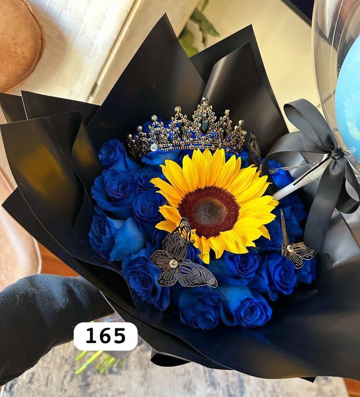 15 ramo - unidad de 24 rosas rojas, un girasol y una corona