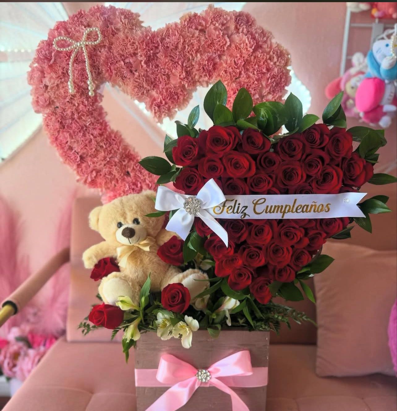 amor peluche - dos detalles en rosas y un peluche