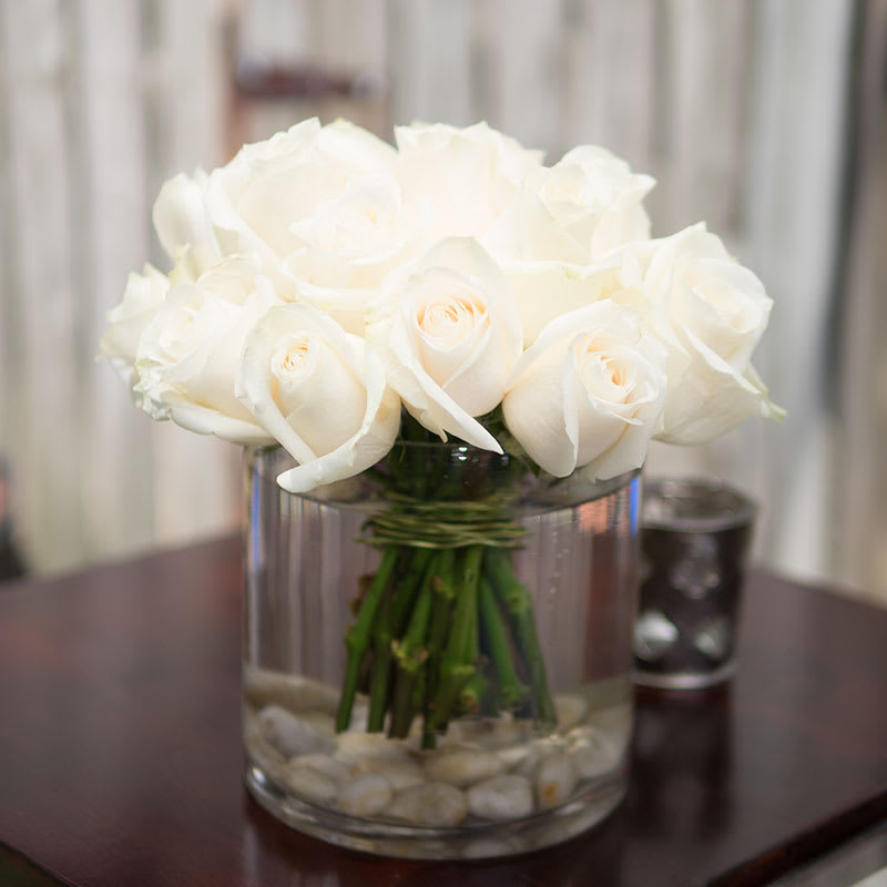 Rose: 15 White roses Rose: 15 White roses - A lush collection of 15 roses at the starting price, upgrade for more stems and larger sizes.