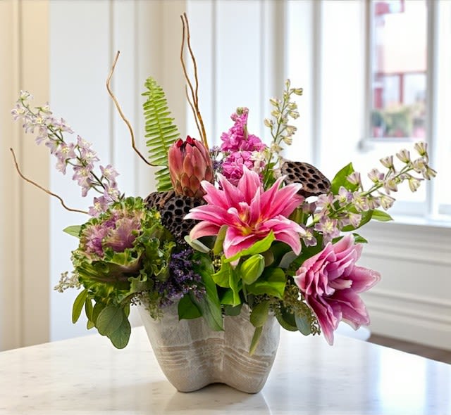 Pink Essence Statement  - A bold and sophisticated display of modern femininity. Pink Essence Statement showcases layered tones of pink in a sculptural, contemporary design — striking yet graceful. Perfect for those who appreciate refined beauty with an expressive, luxurious edge.