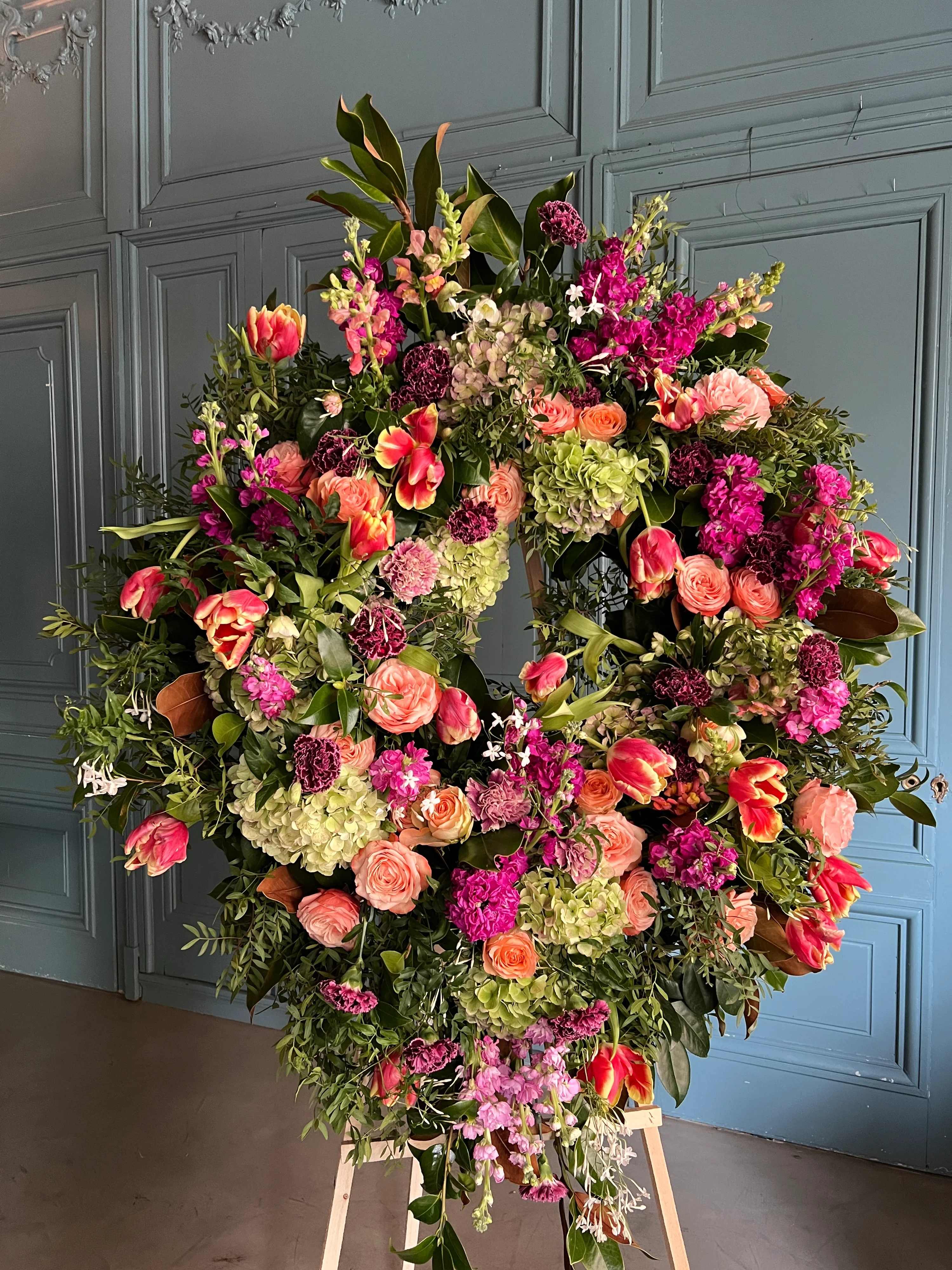 British style full intense. British style full intense. - Funeral wreath full intense colors.