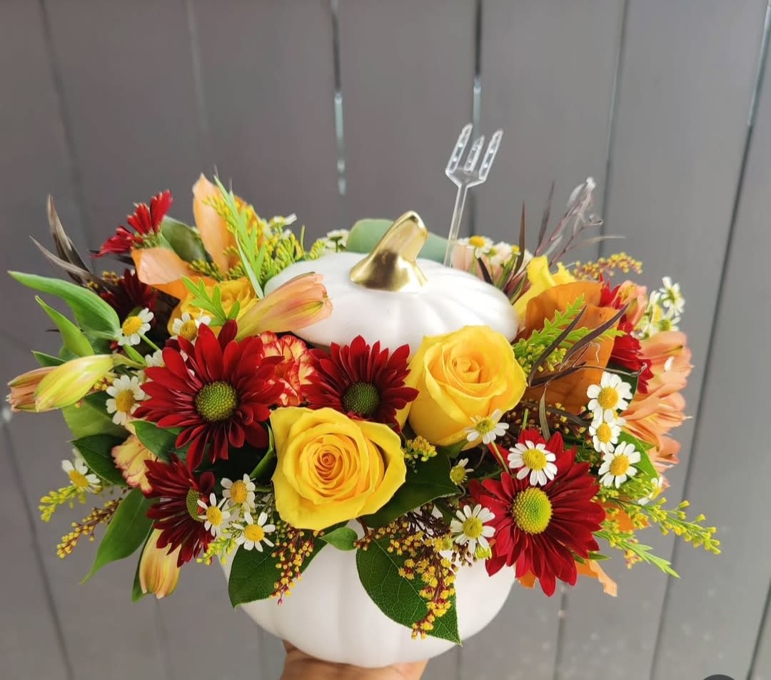 &quot; Pumpkin Harvest &quot; Centerpiece - Share the joy of autumn with this beautiful ceramic pumpkin vase decorated with premium flowers in season. Autumn tones, medium size. Classic style. Share Joy with Flowers  