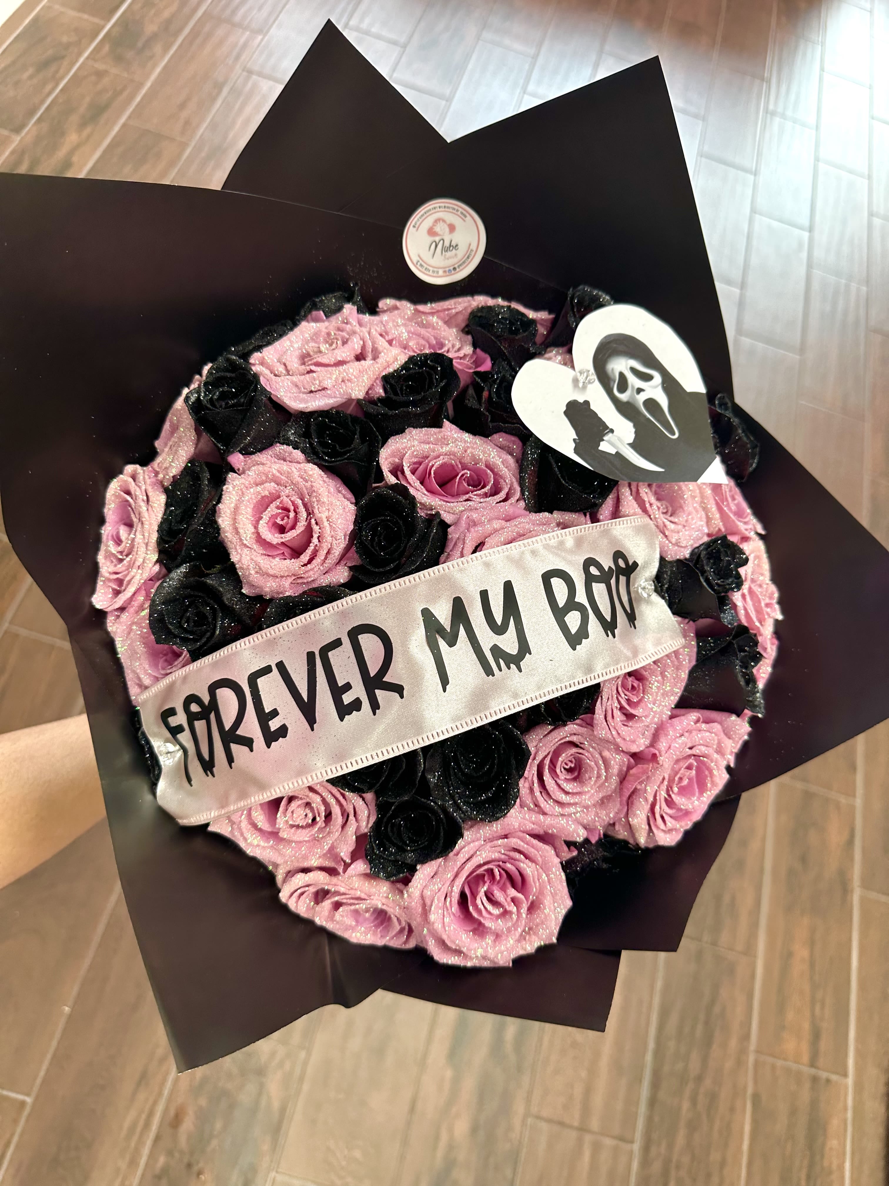 FOREVER MY BOO! - 50 black and pink roses with glitter 