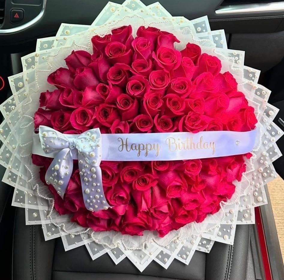 Ramo buchon fucsia - ramo de 120 rosas color fucsia, el color de rosas puede ser personalizado.