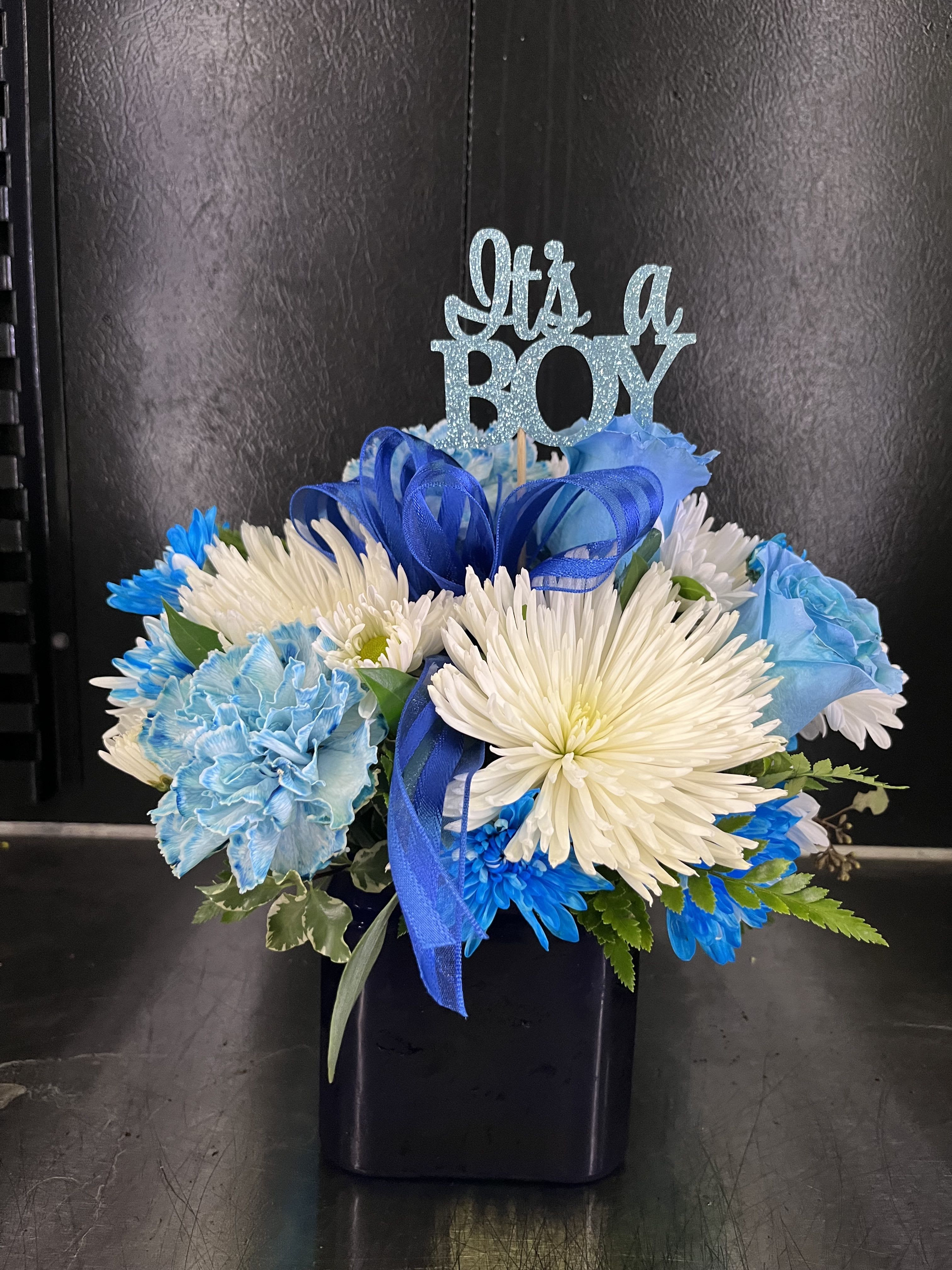 Its a BOY - fresh flowers in blue vase 