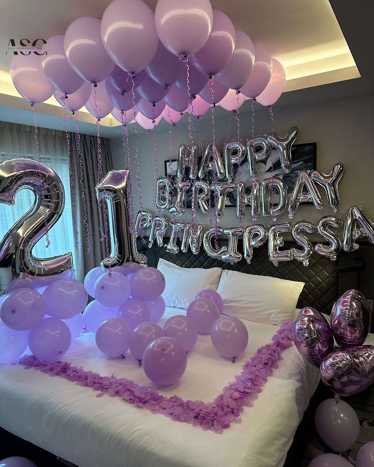 lila habitacion romantica - elaborada en globos de color lila con los detalles de lafotografia se debe programar con 5 dia de anticipacion